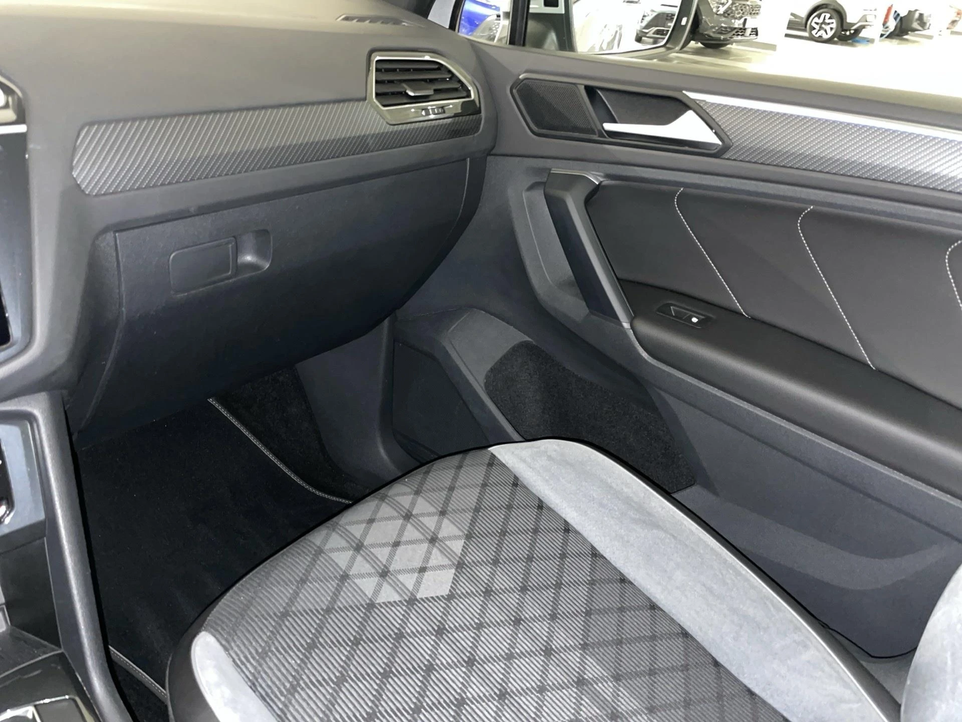 Volkswagen-Tiguan-image-8