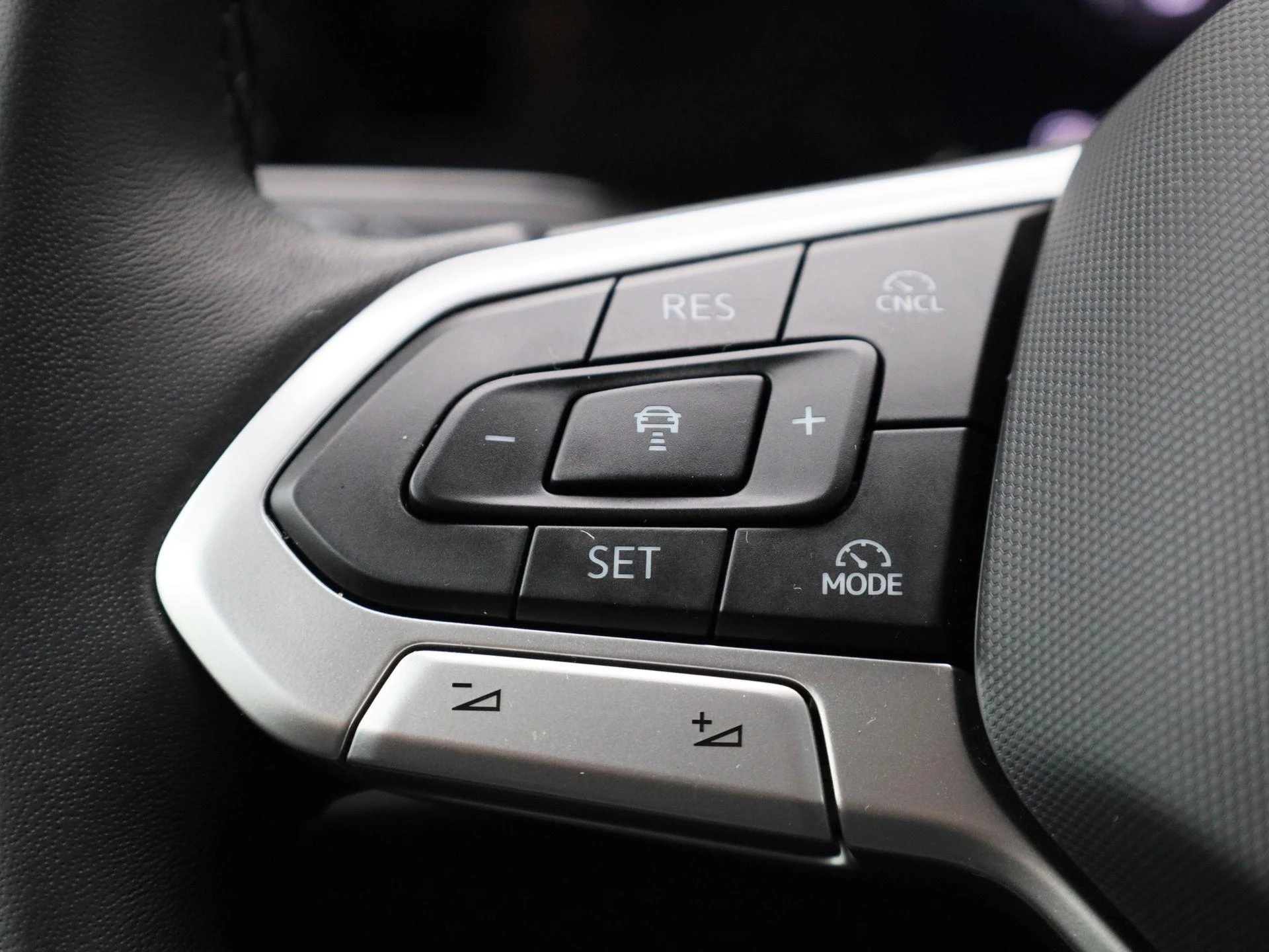 Volkswagen-Golf-image-19