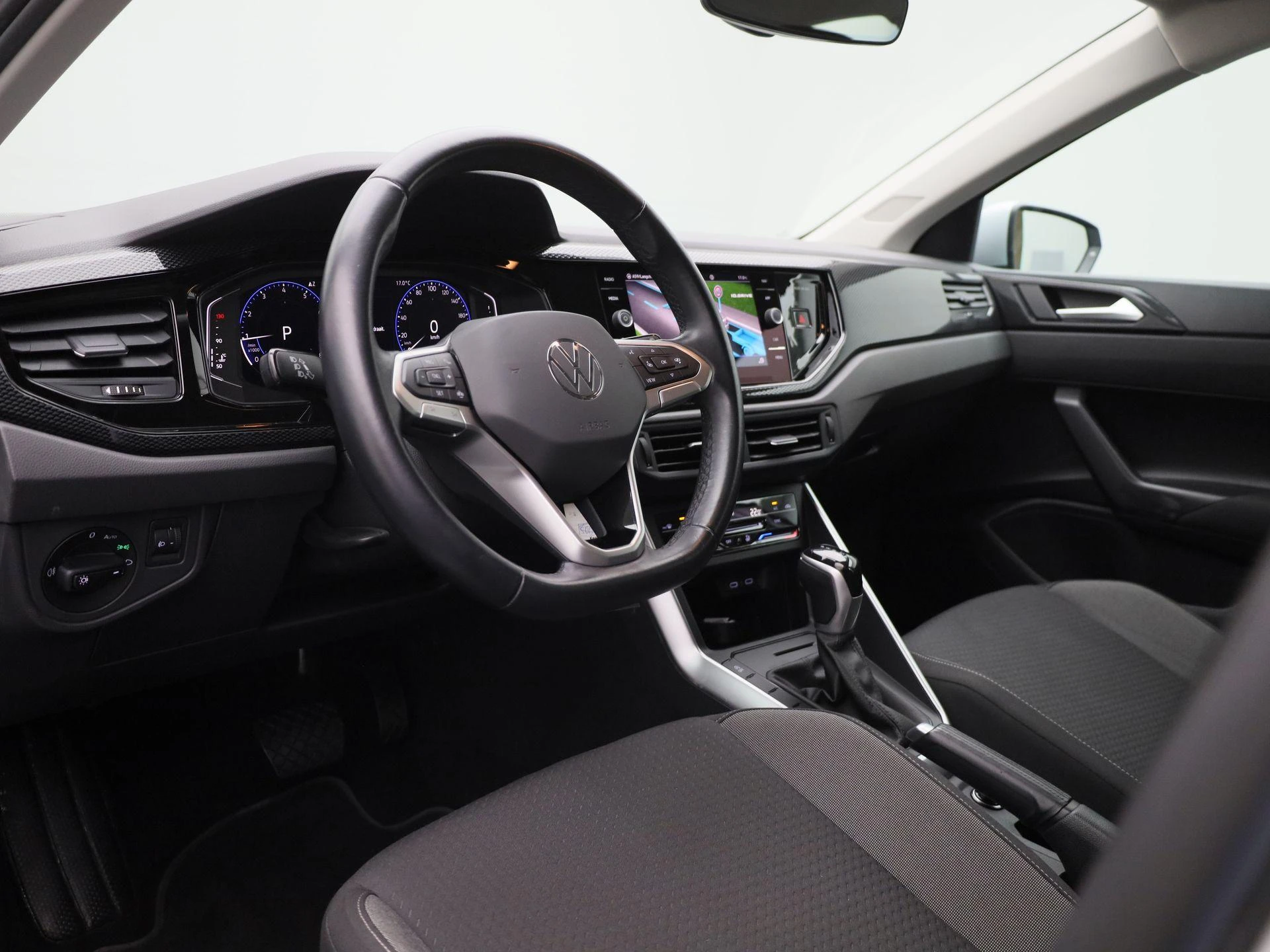 Volkswagen-Polo-image-29