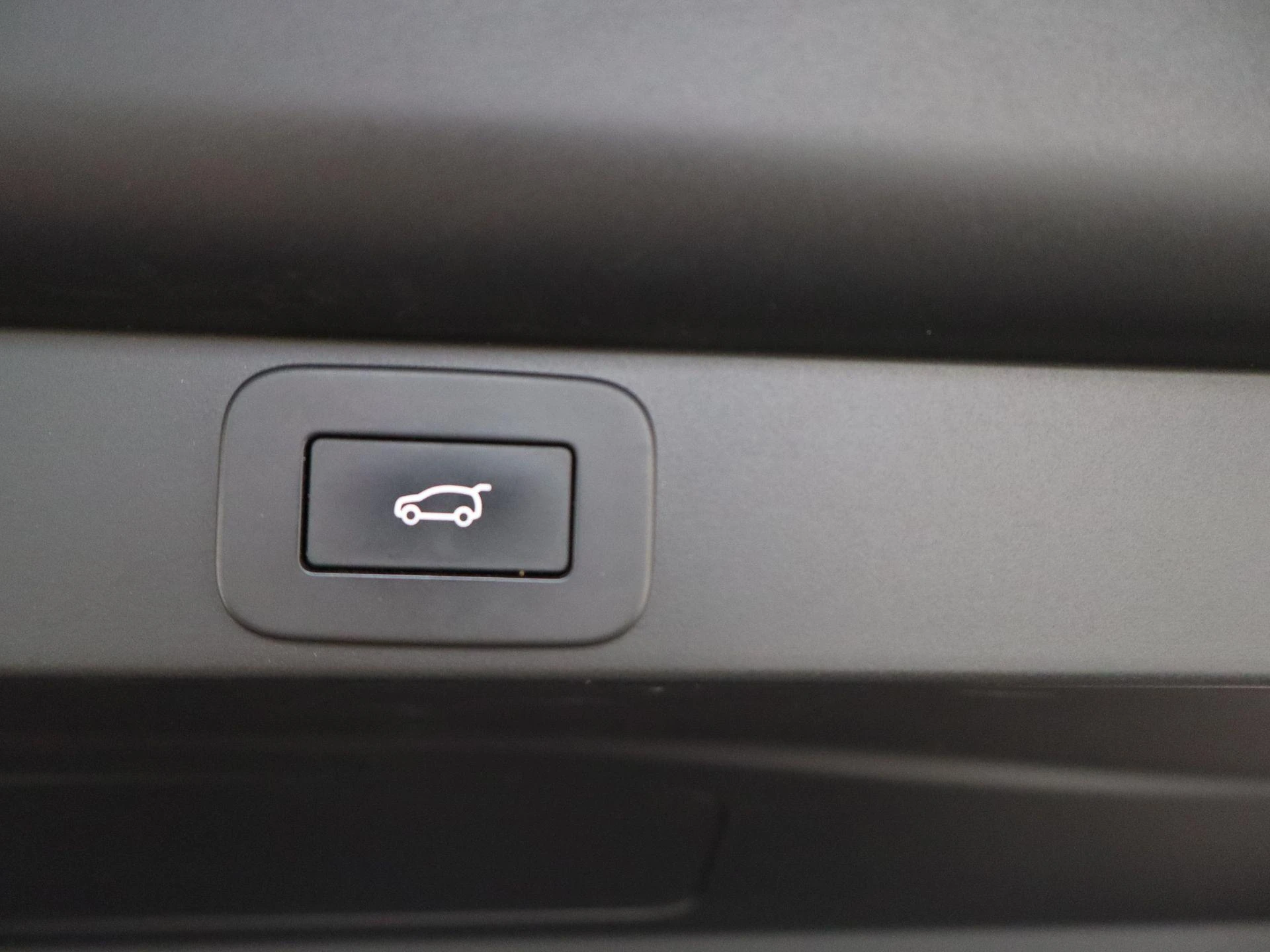 Land Rover-Range Rover-image-33