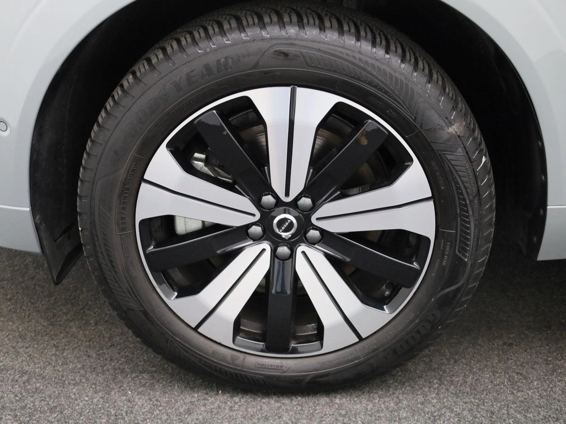 Volvo XC60 2.0 T6 Plug-in hybrid AWD Plus Dark