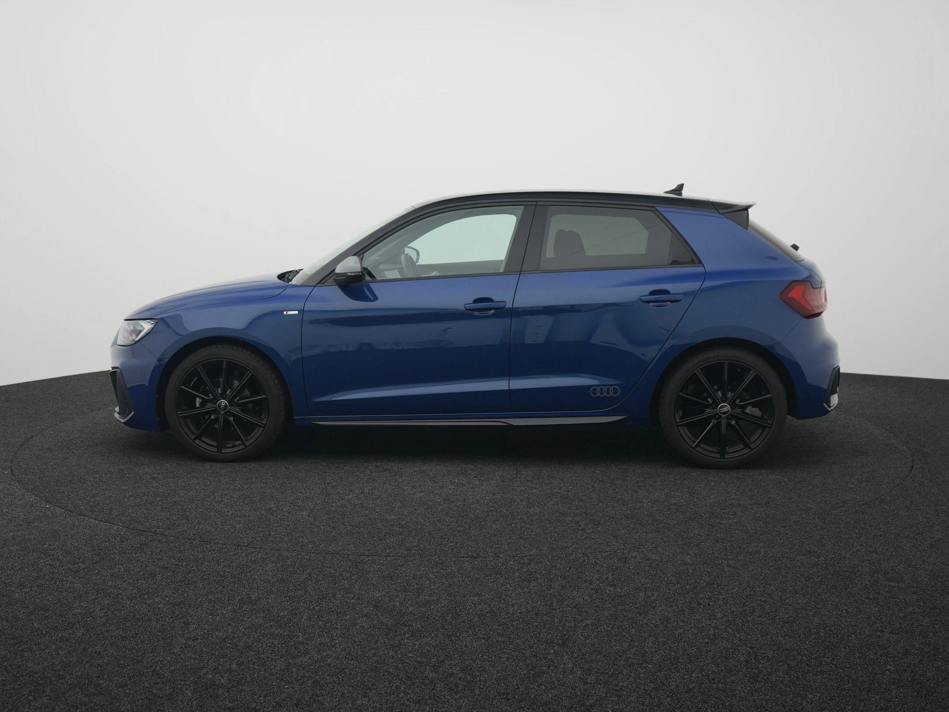 Audi-A1 Sportback-image-3