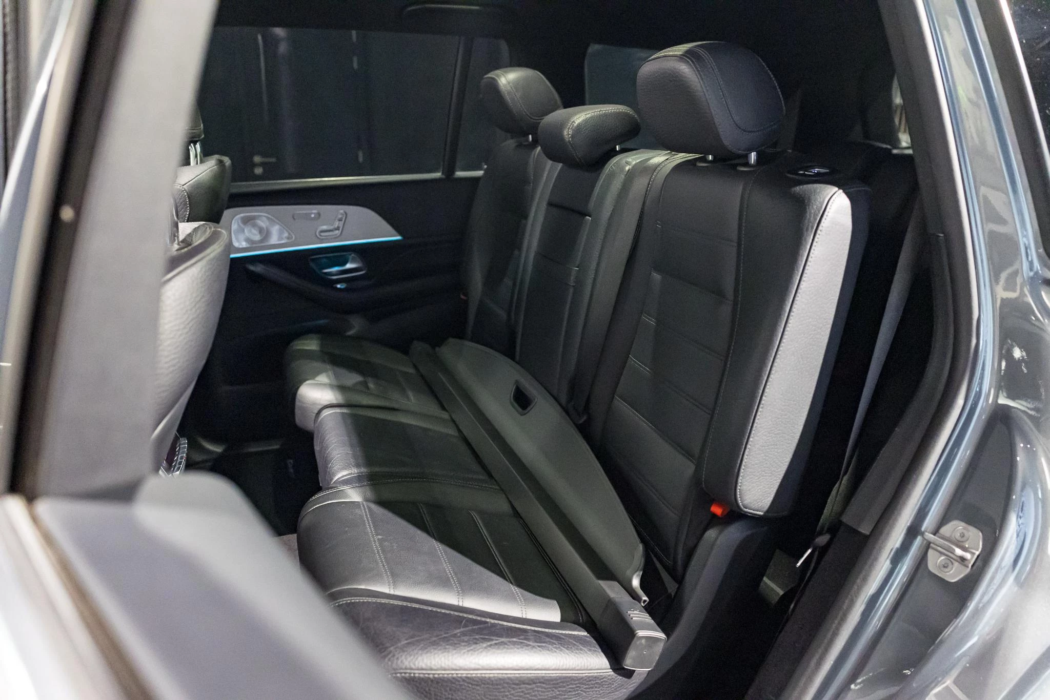Mercedes-Benz-GLS-image-8