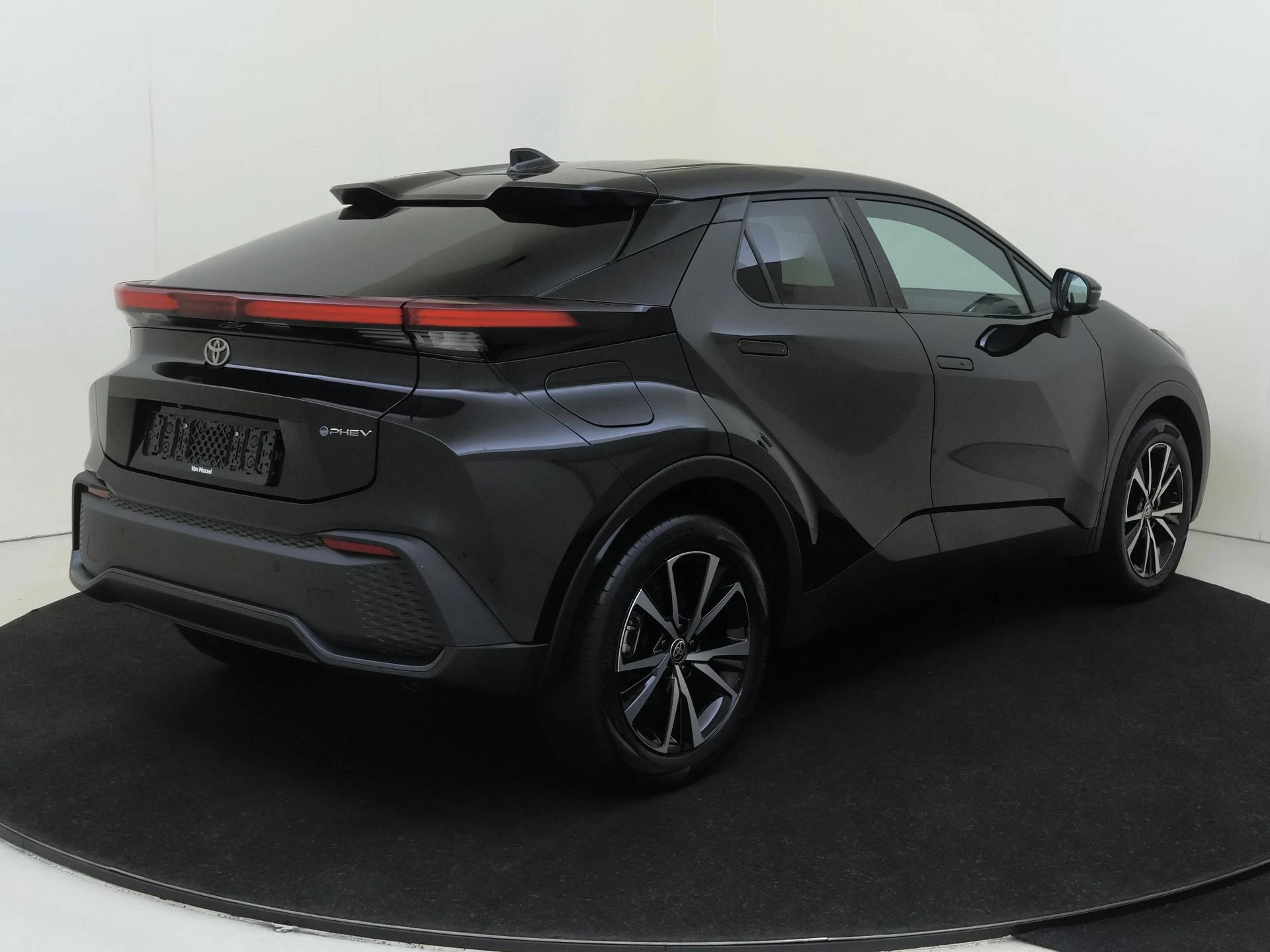 Toyota C-HR 2.0 Plug-in Hybrid 220 Business Plus