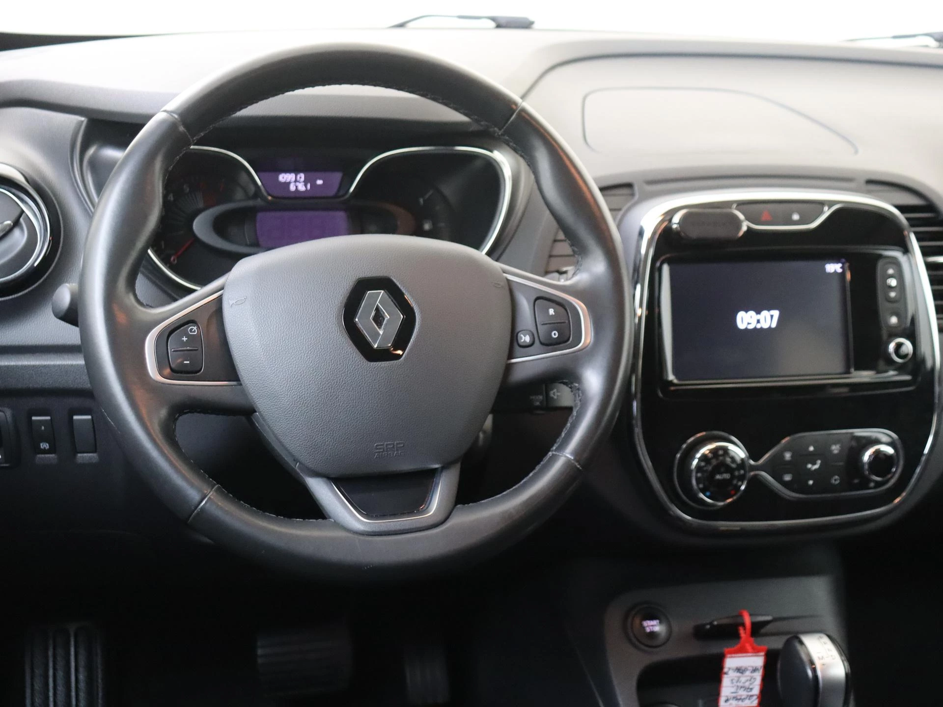 Renault-Captur-image-9