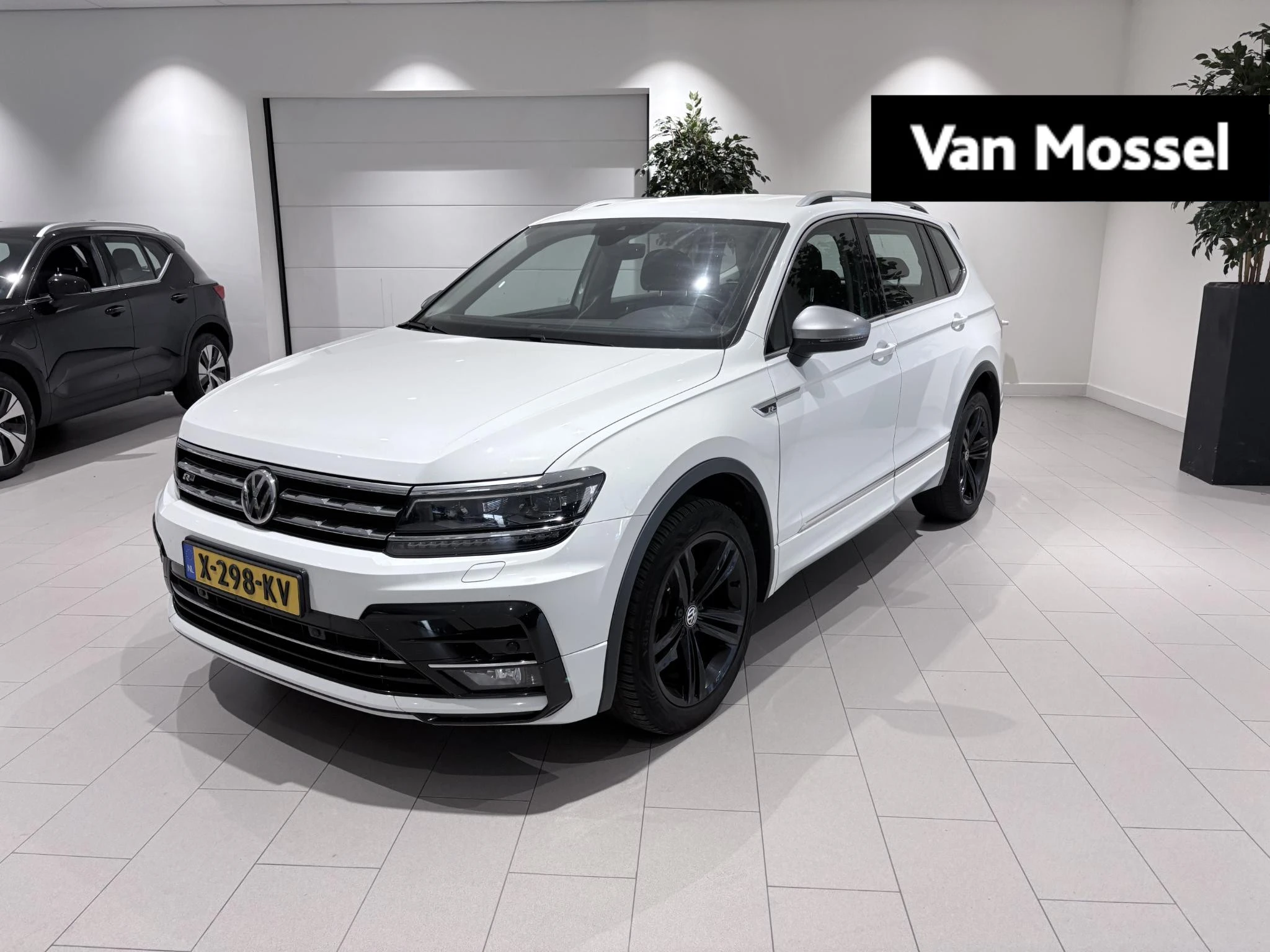 Volkswagen-Tiguan Allspace-image-0