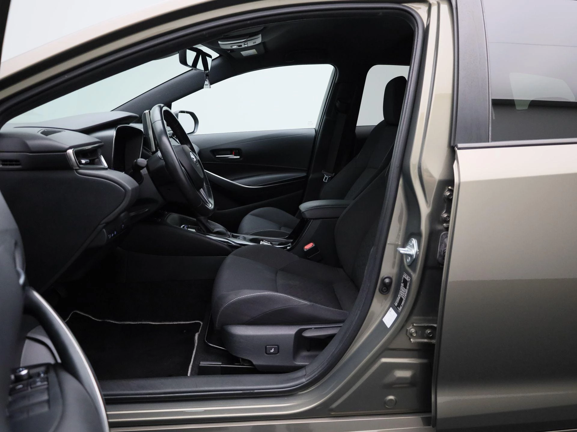 Toyota Corolla Touring Sports 1.8 Hybrid Business Intro