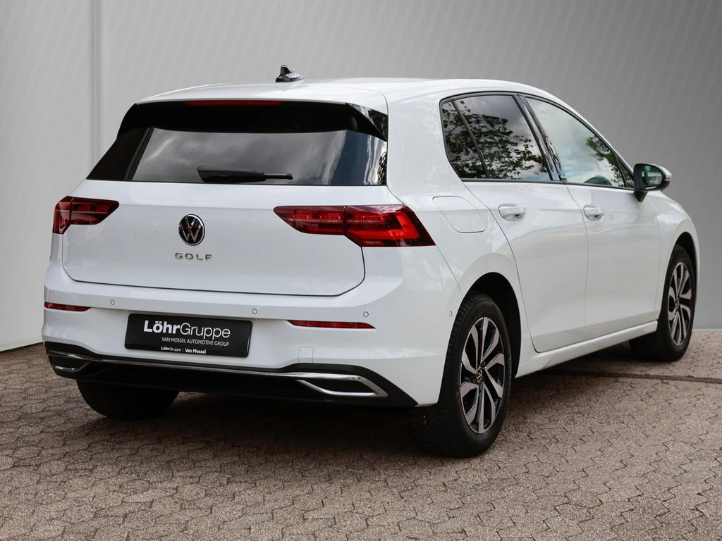 Volkswagen-Golf-image-3