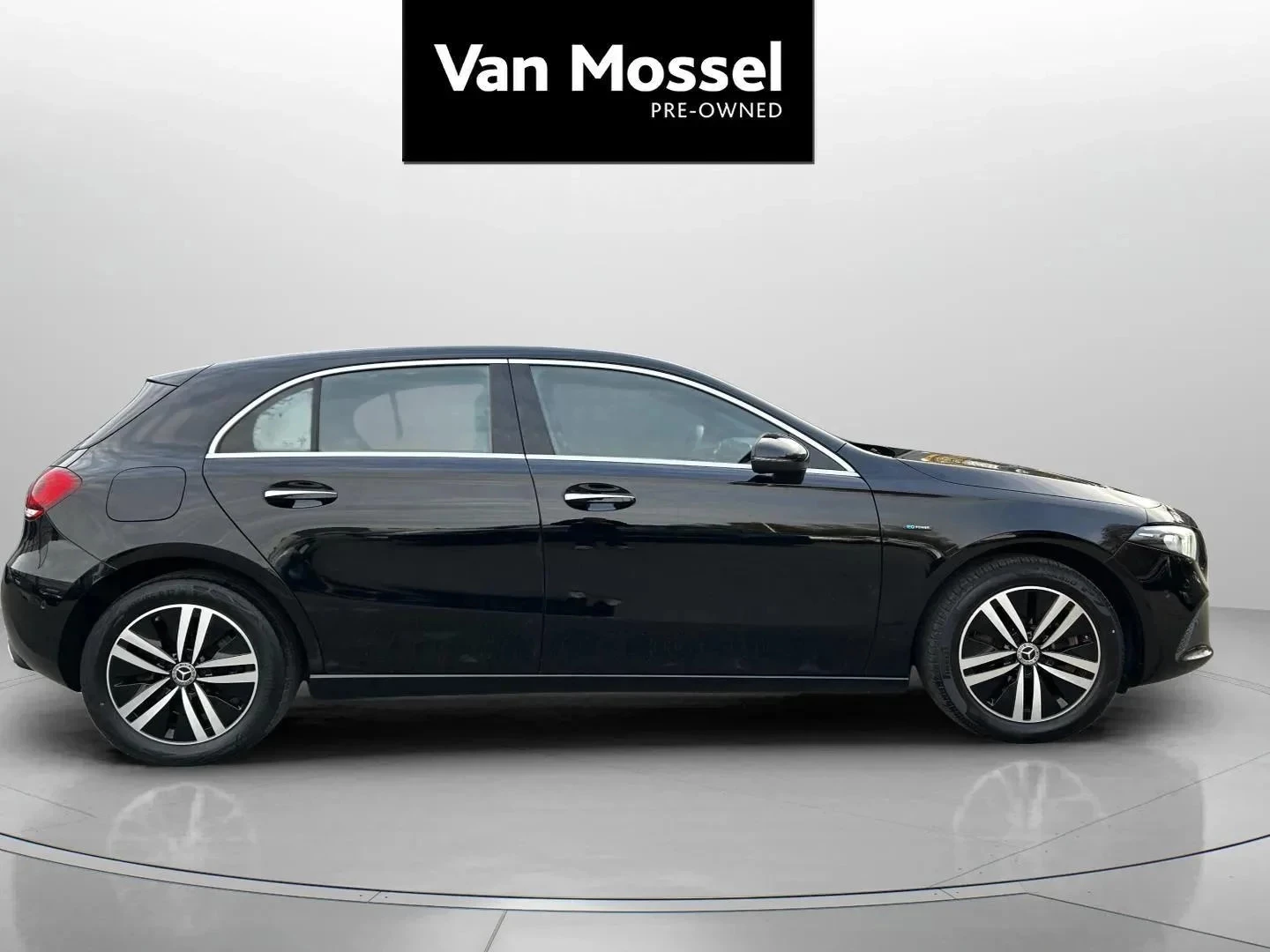 Mercedes-Benz-A-Klasse-image-3