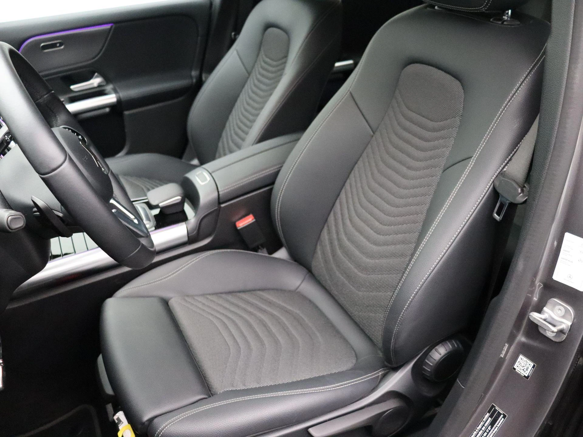 Mercedes-Benz-EQA-image-20