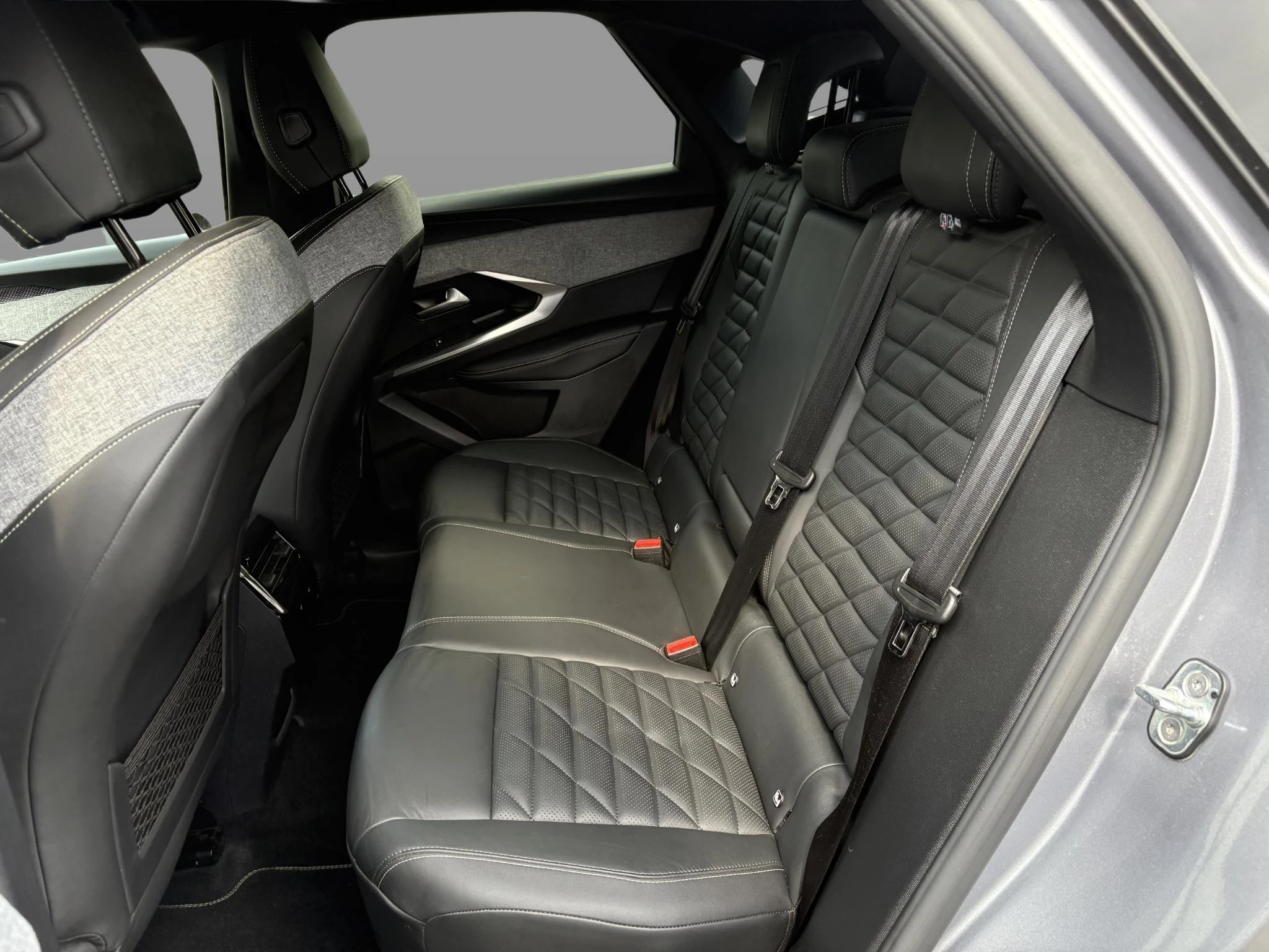 Peugeot 3008 1.2 HYBRID 136 e-DSC6 GT