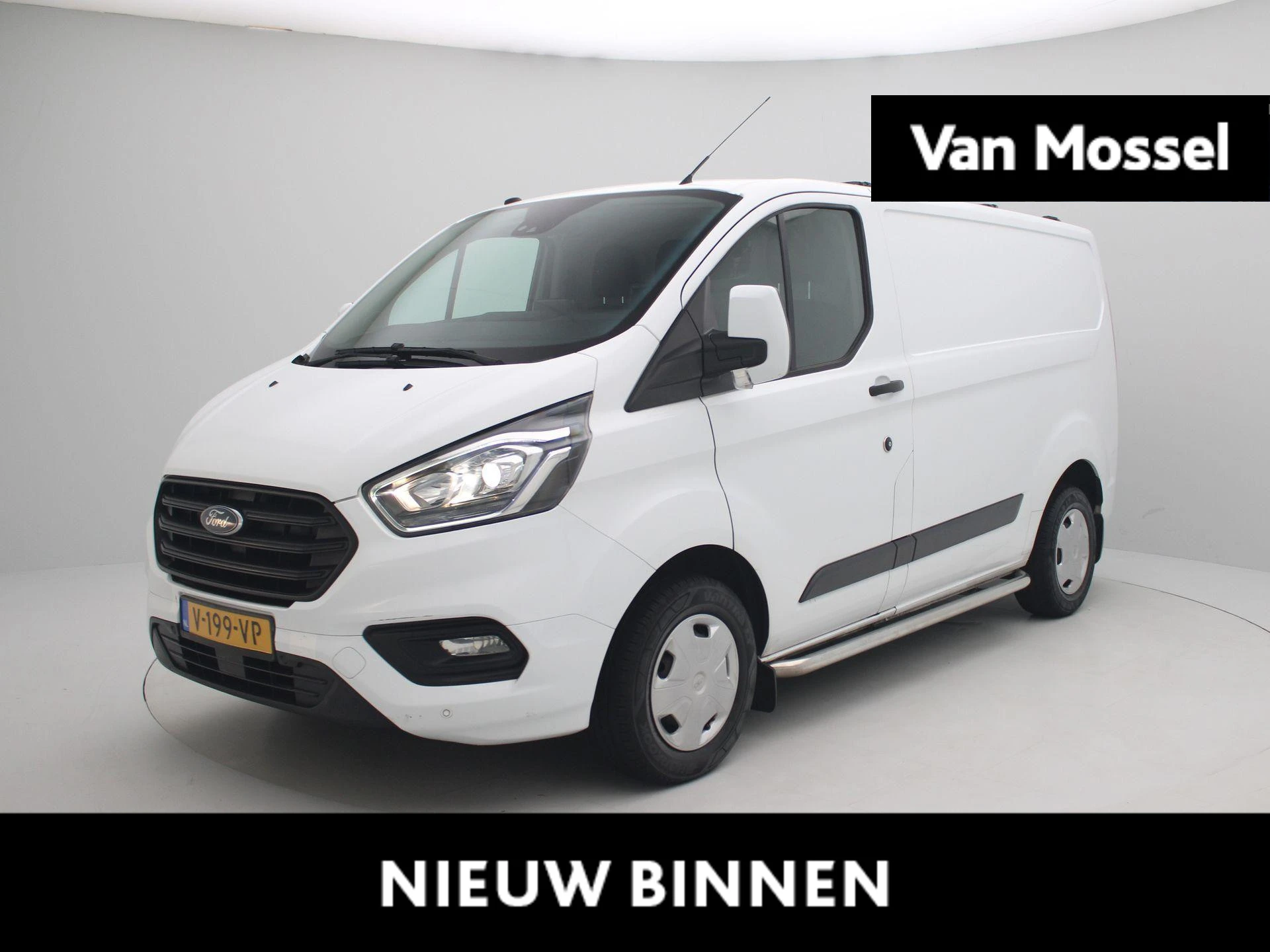 Ford-Transit Custom-image-0