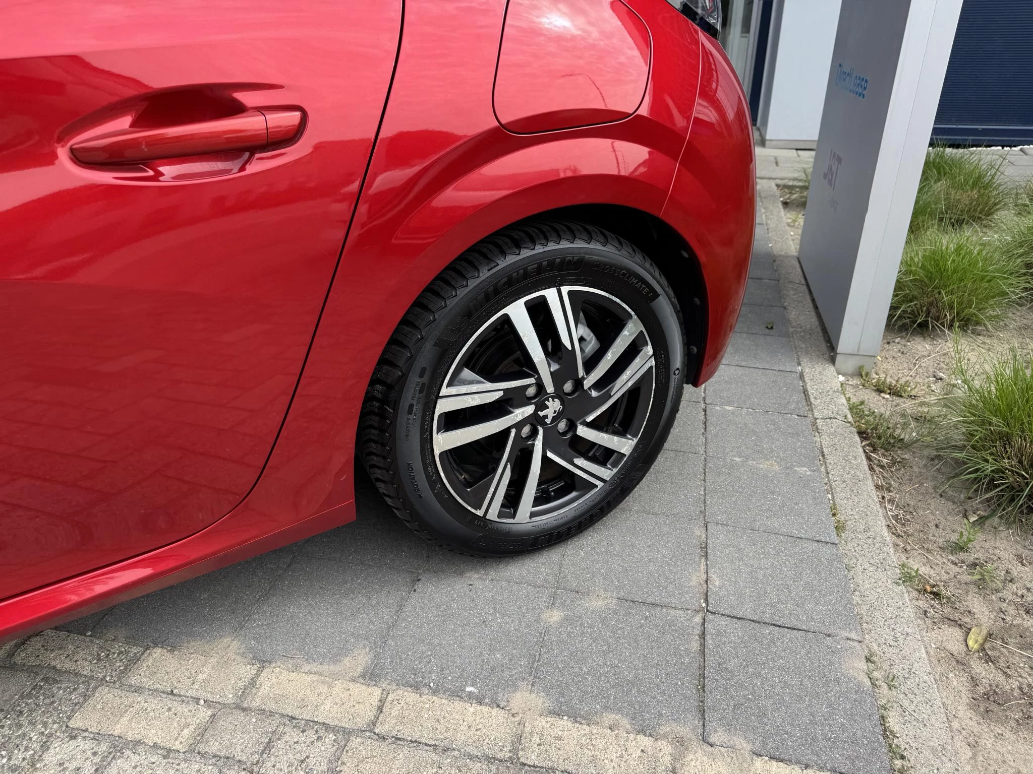Peugeot-208-image-8