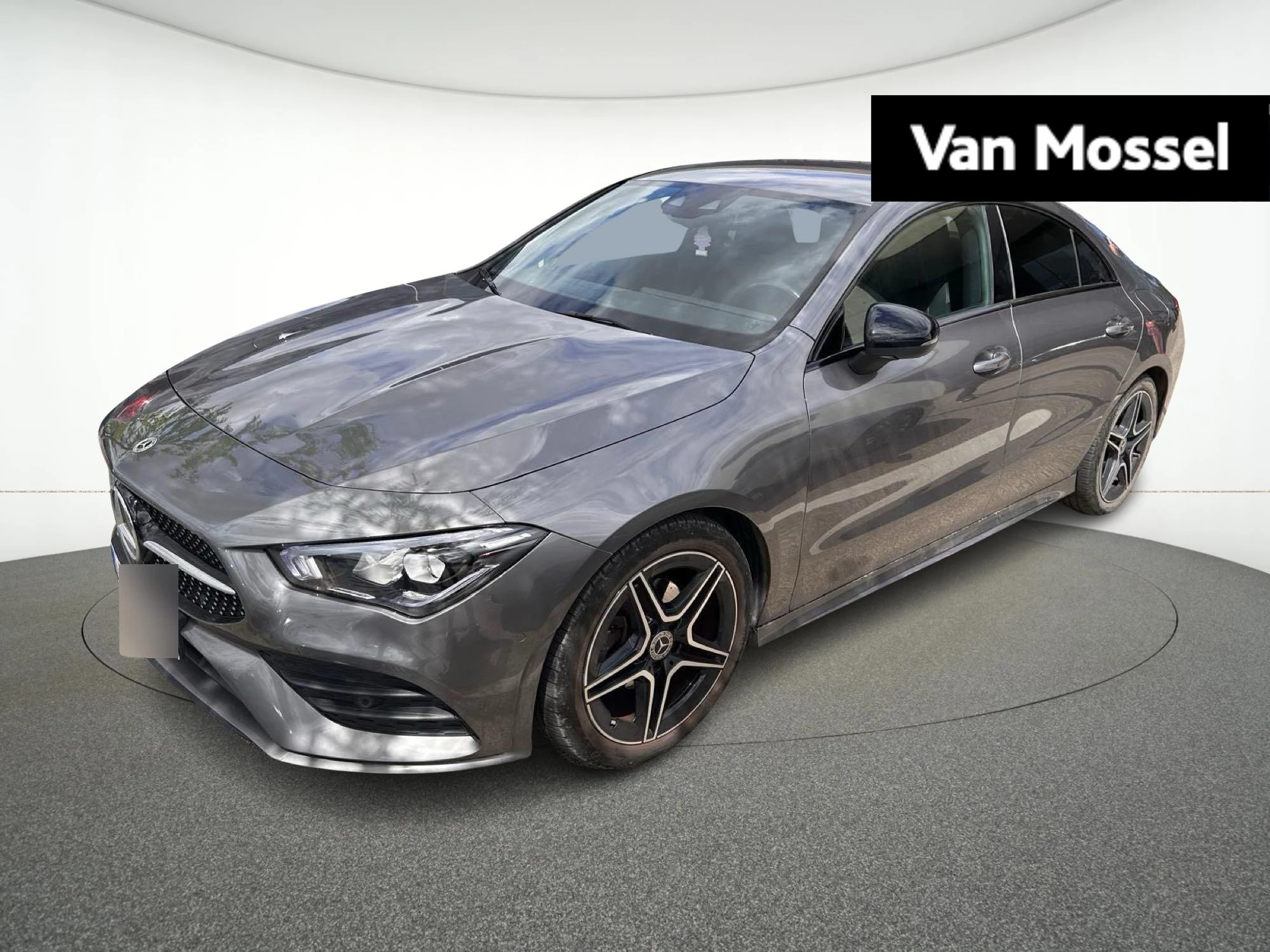 Mercedes-Benz-CLA-image-0