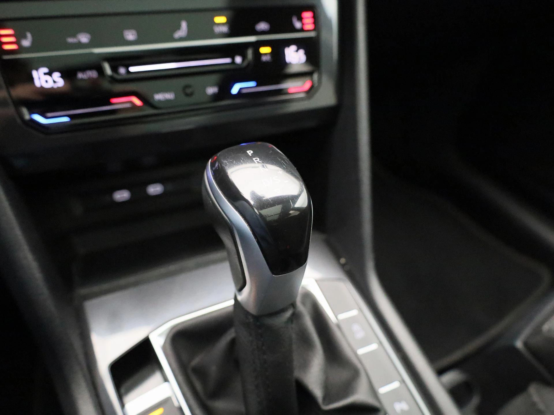 Volkswagen-Tiguan Allspace-image-24