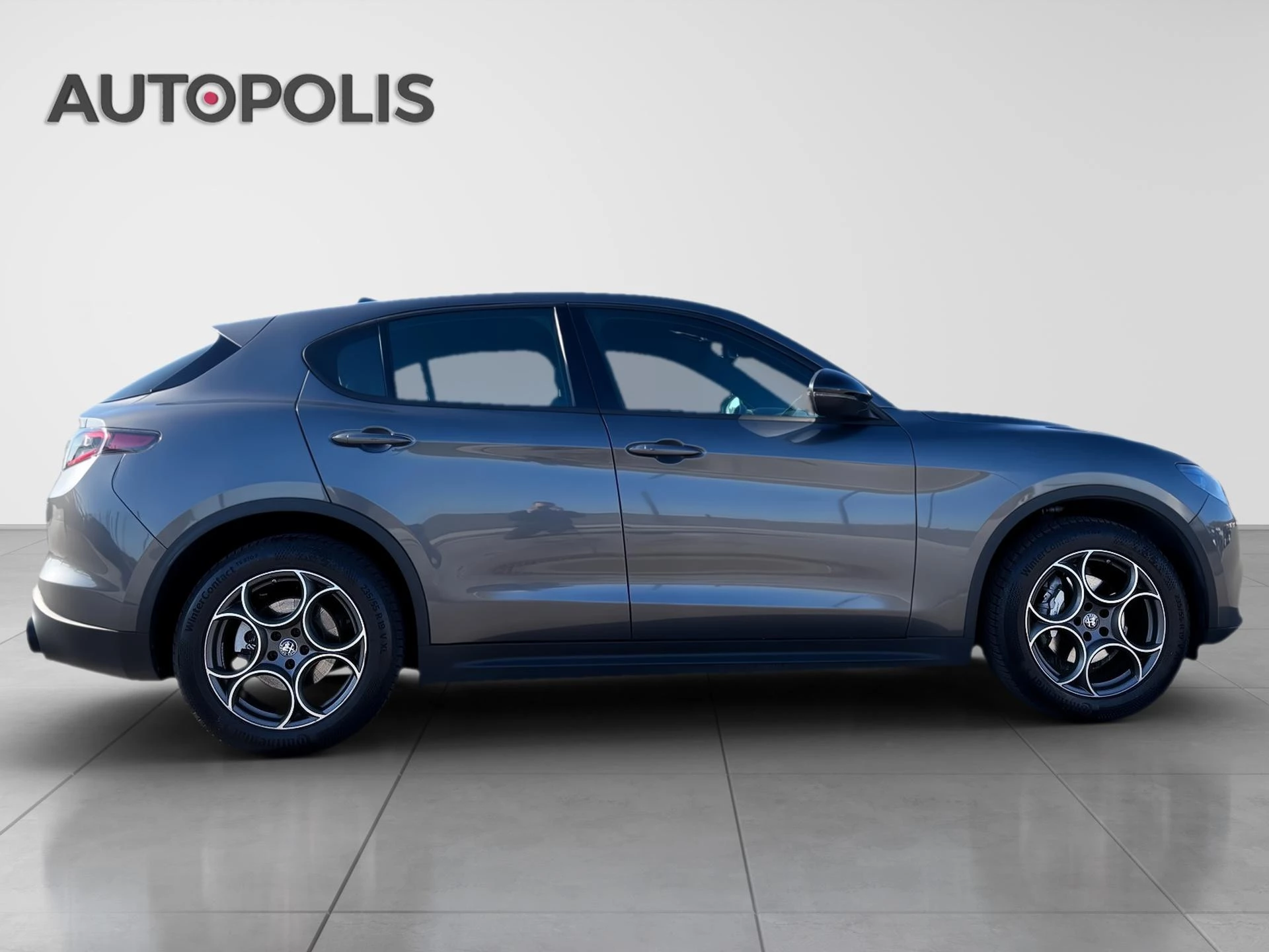 Alfa Romeo-Stelvio-image-15