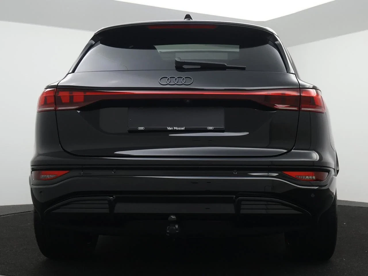 Audi-Q6 e-tron-image-3