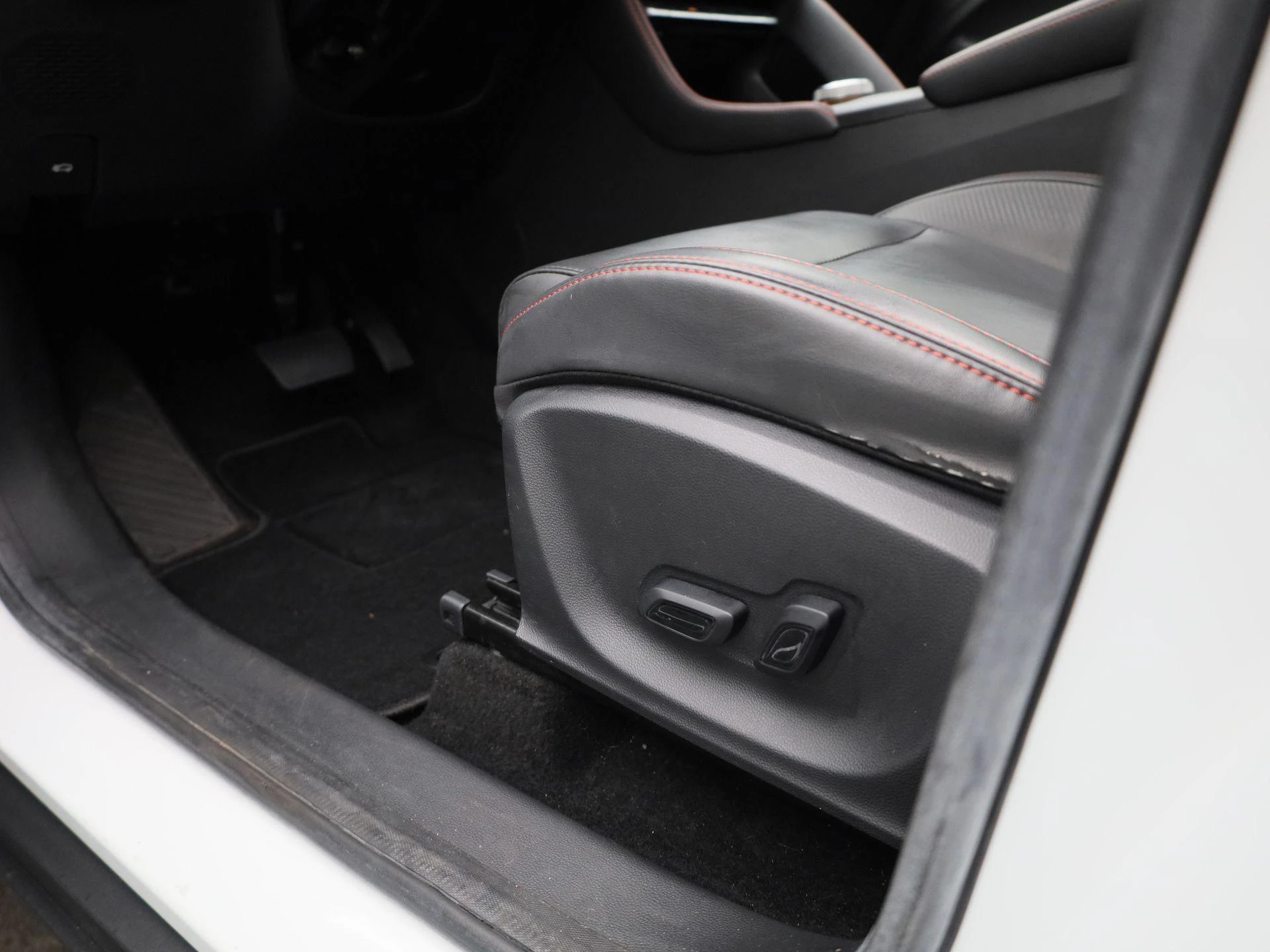MG-ZS EV-image-30
