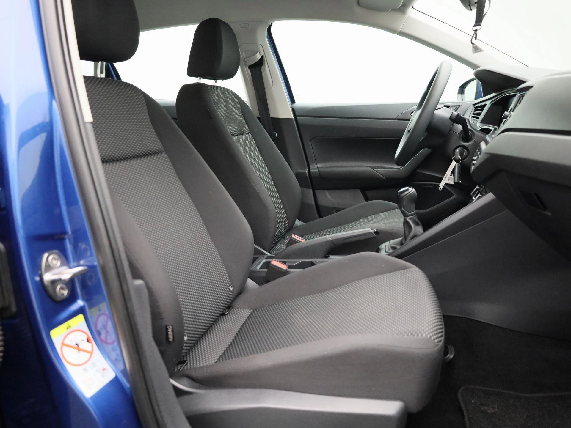 Volkswagen-Polo-image-29