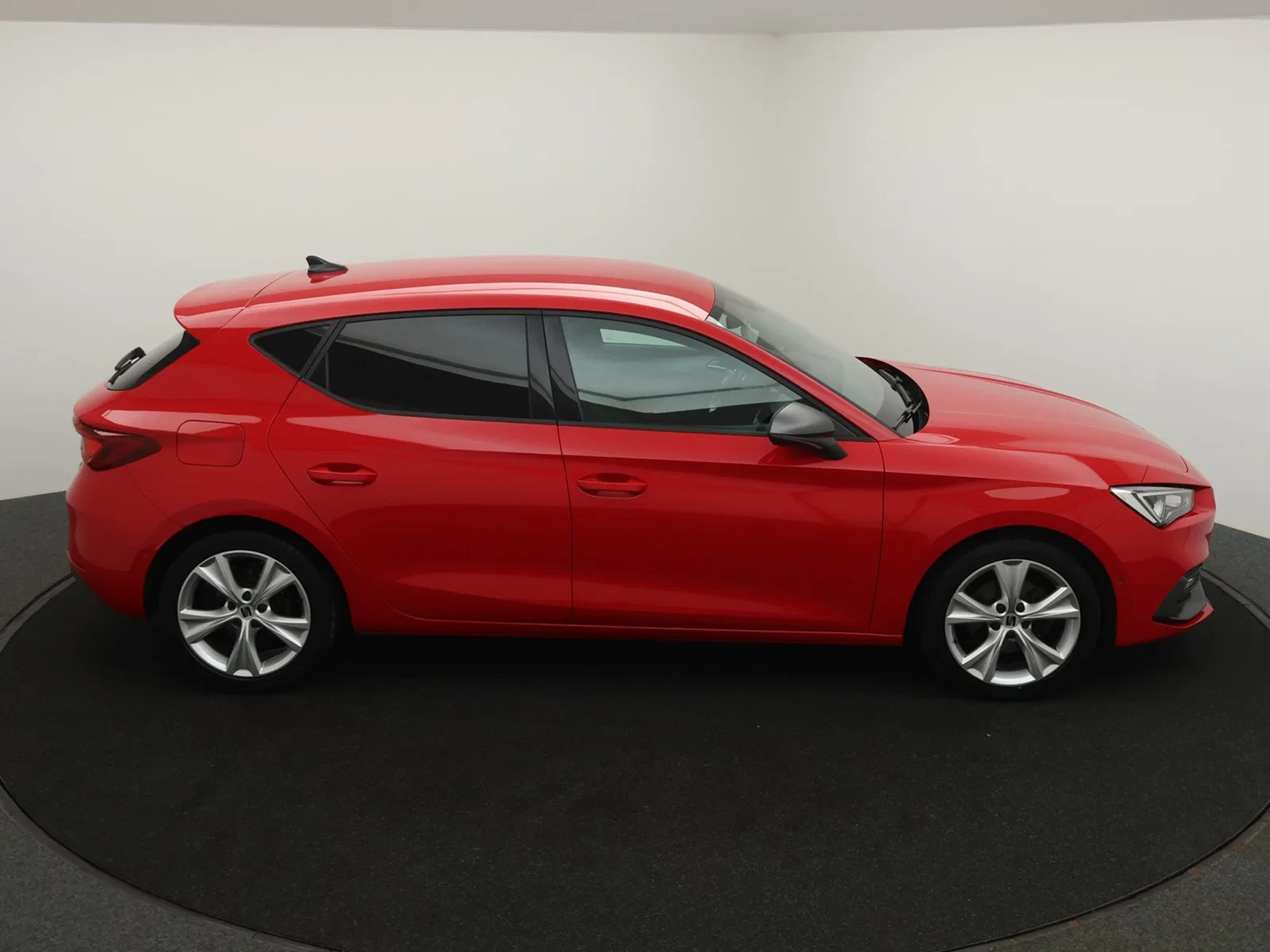 SEAT Leon Leon 1.5TSI FR 130PK *VIRTUAL COCKPIT*LEDER*PDC*CRUISE*NAVI*APP-CONNECT*KEYLESS GO*...*