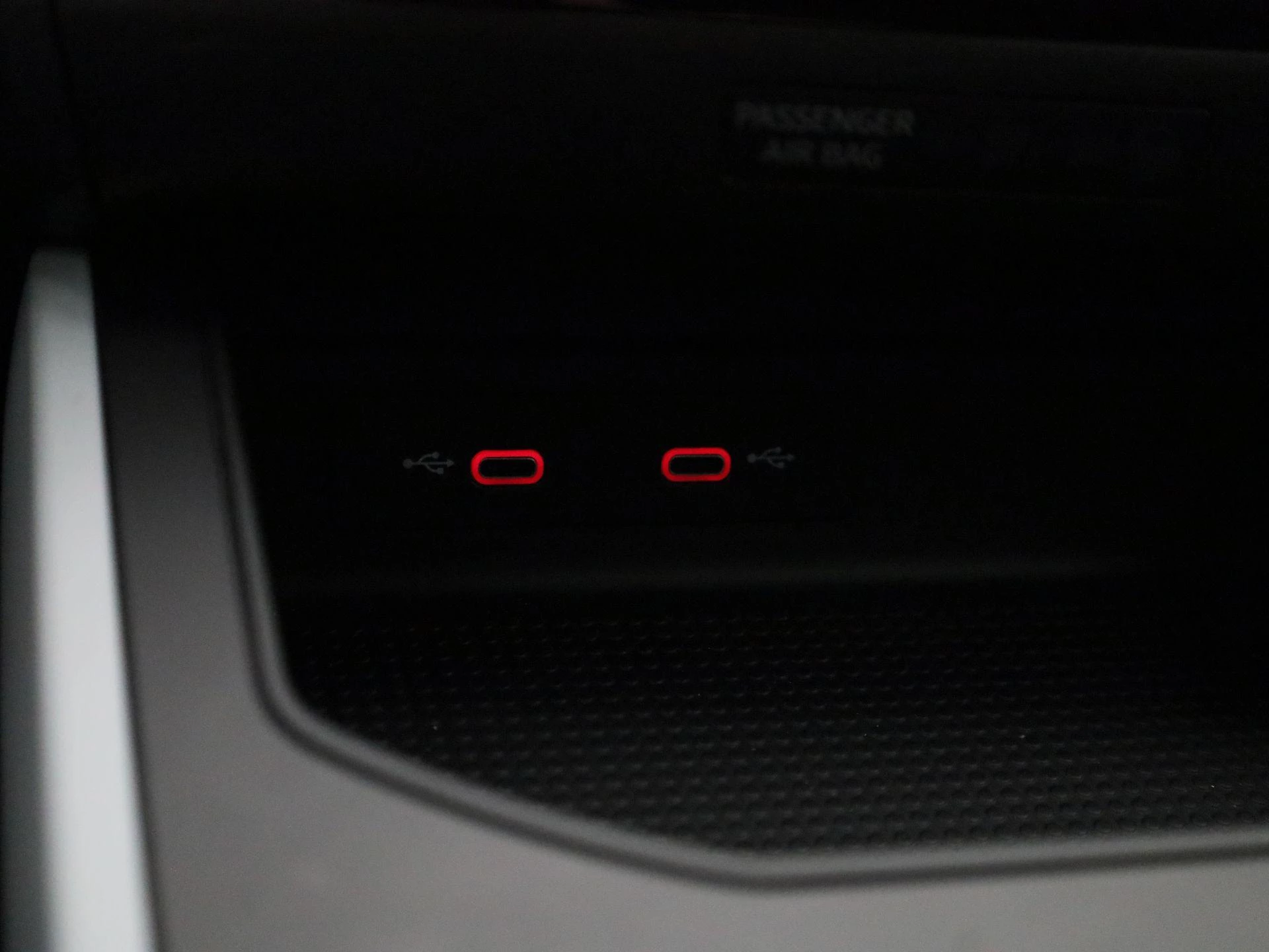 SEAT-Arona-image-19