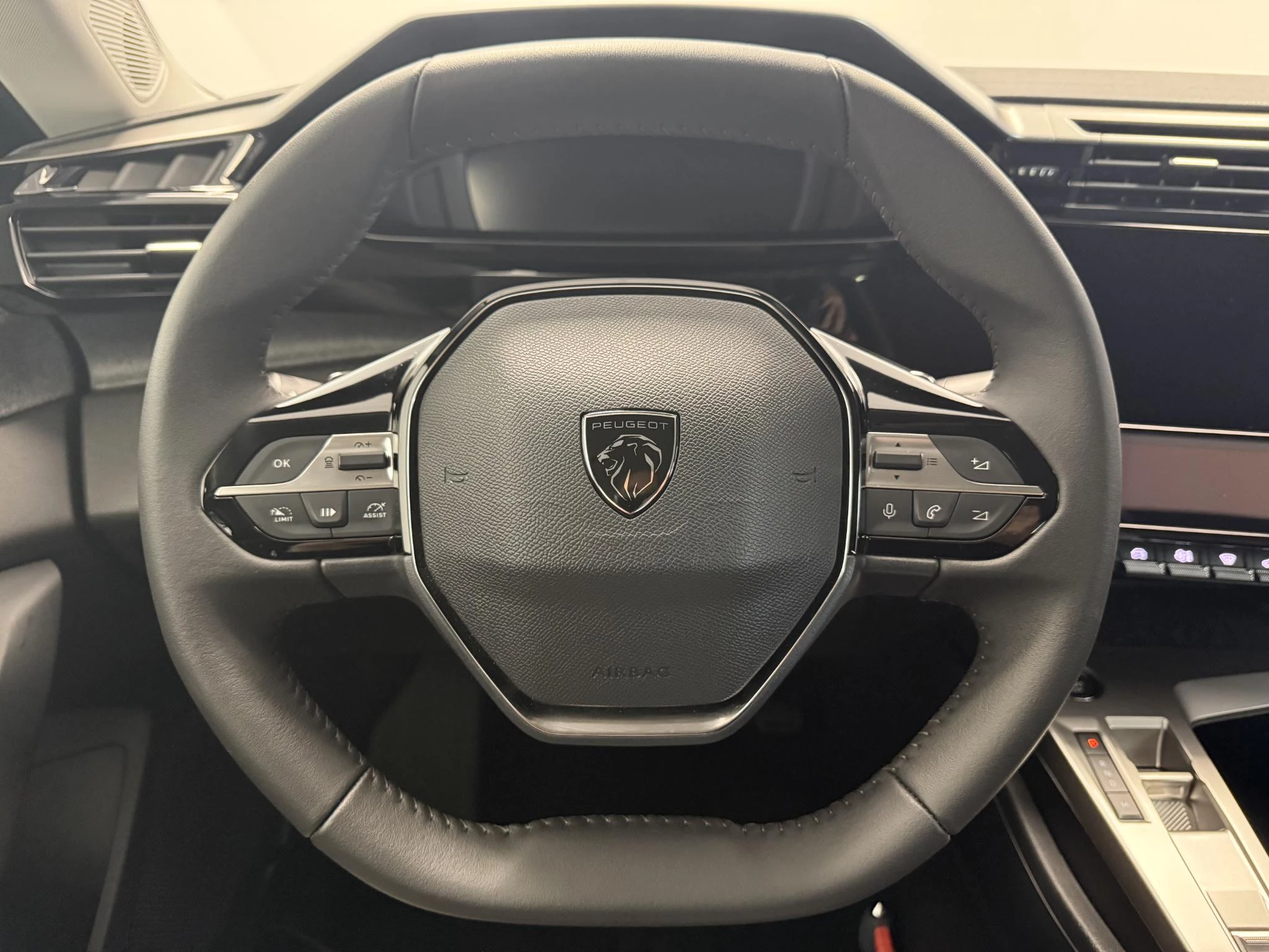 Peugeot-408-image-9