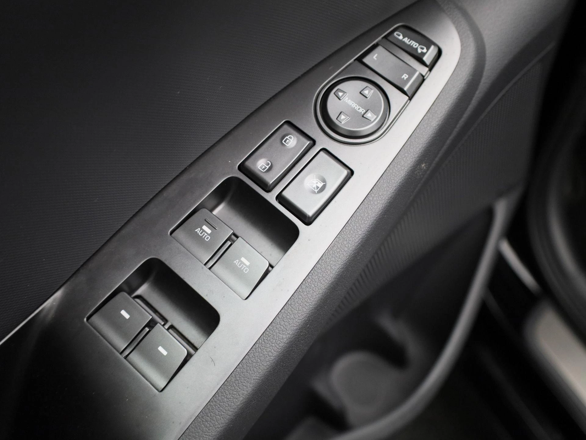 Hyundai-IONIQ-image-34