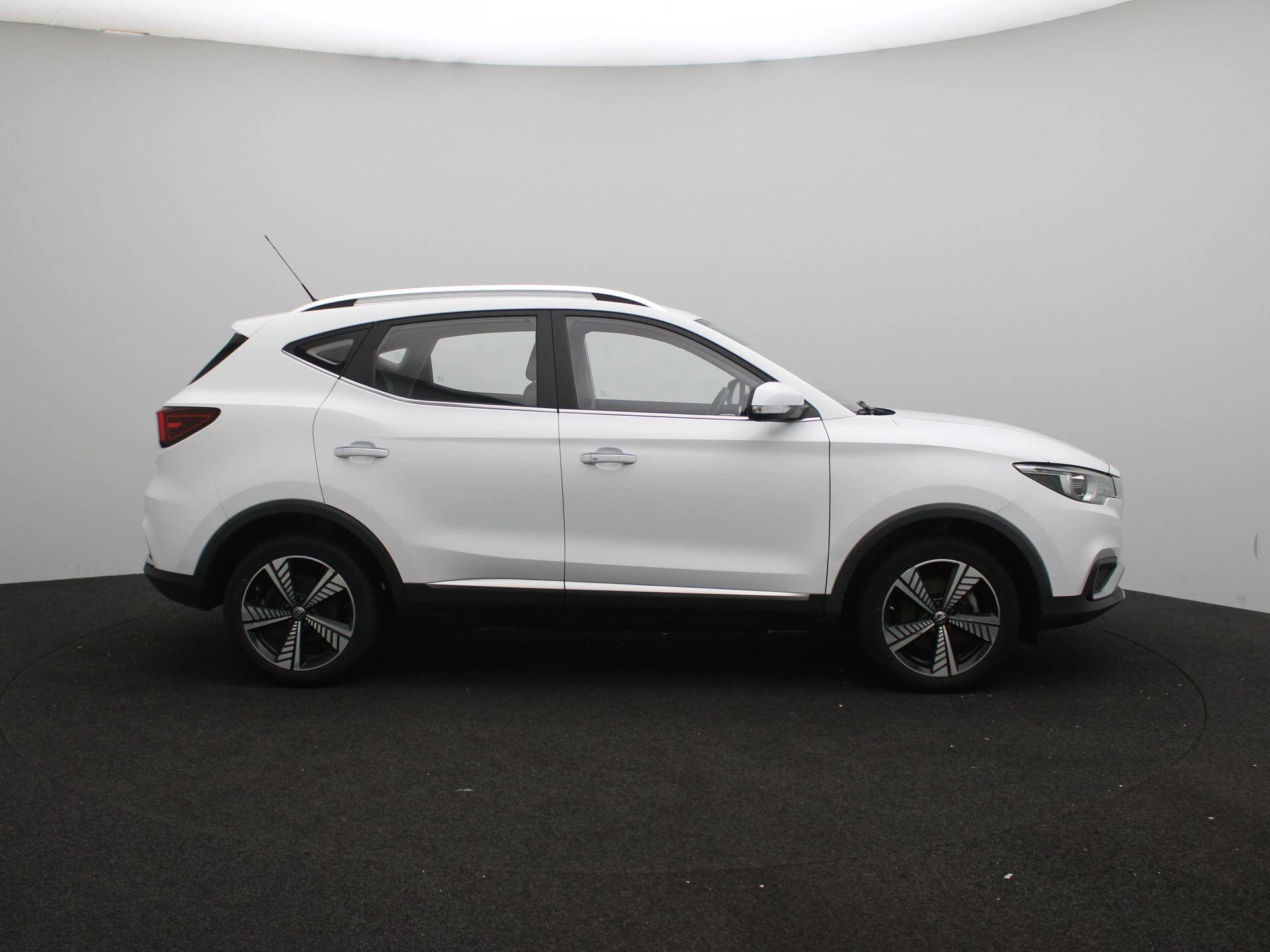 MG-ZS EV-image-7