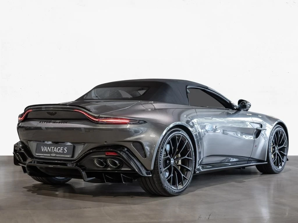 Aston Martin-V8 Vantage-image-14