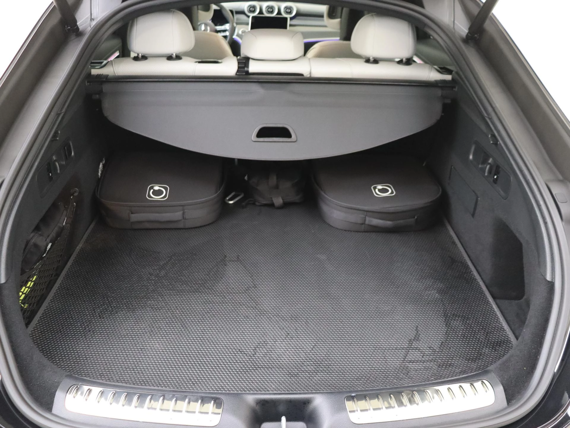 Mercedes-Benz-GLC-image-29