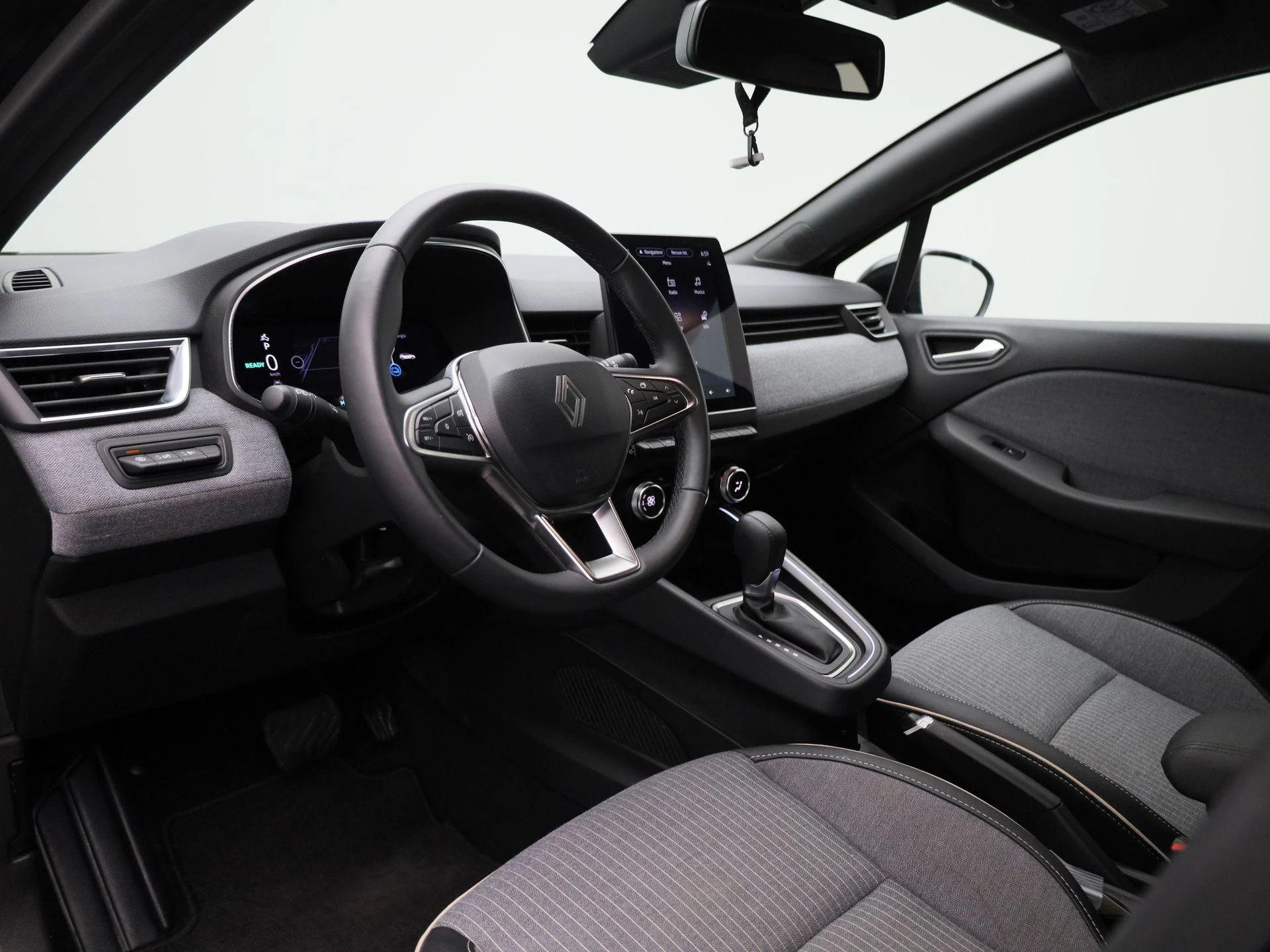 Renault-Clio-image-28
