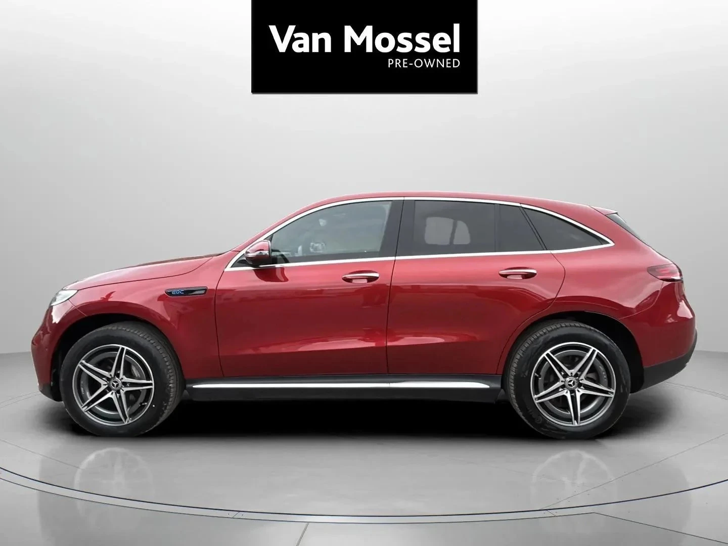 Mercedes-Benz-EQC-image-7