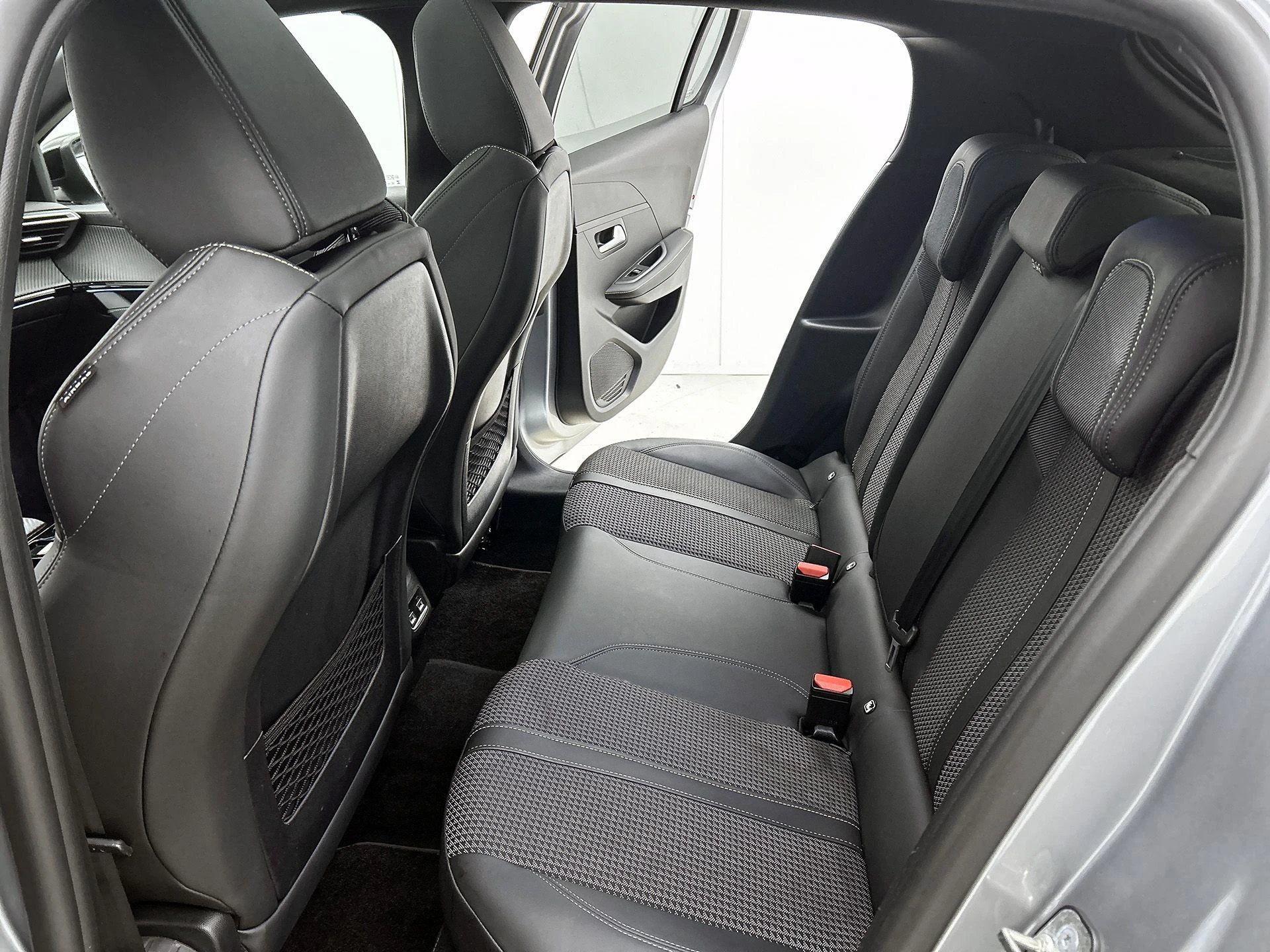 Peugeot-208-image-26