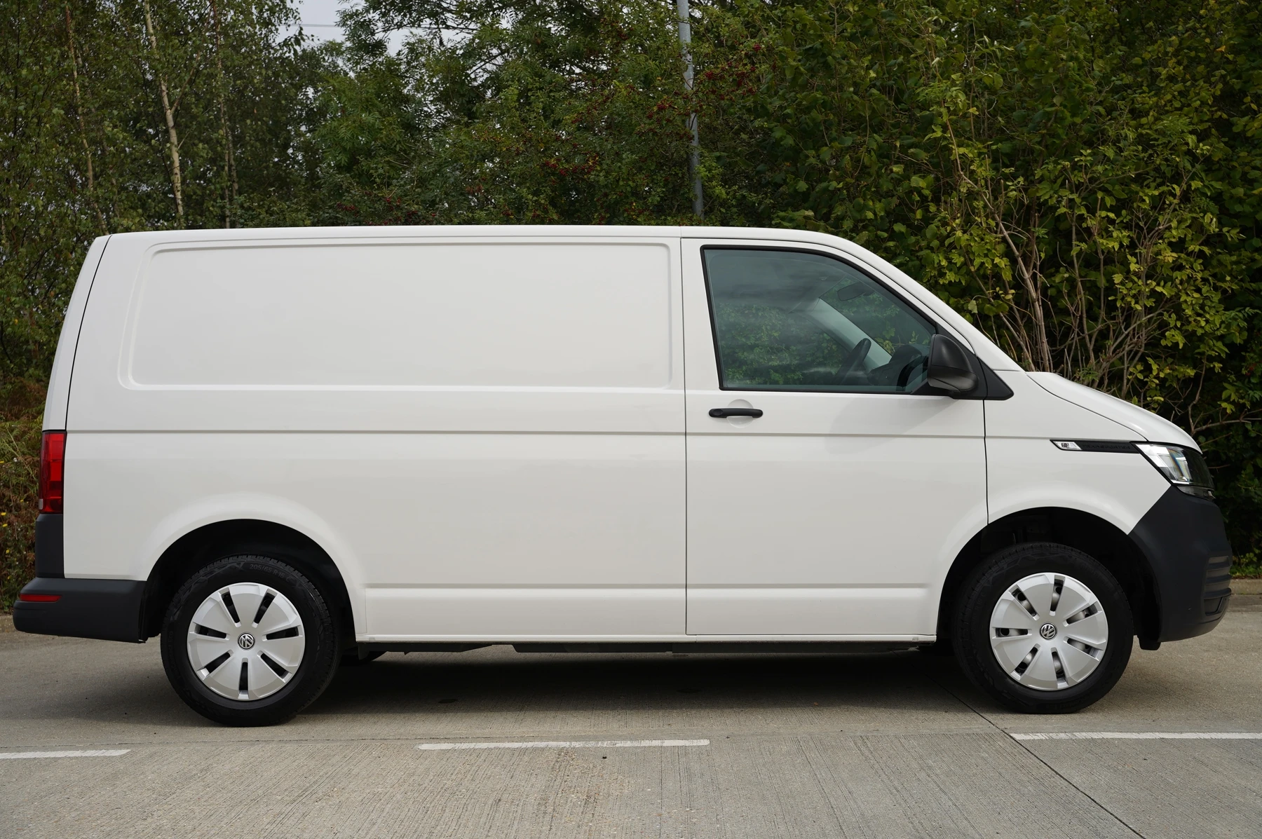 Volkswagen-Transporter-image-3