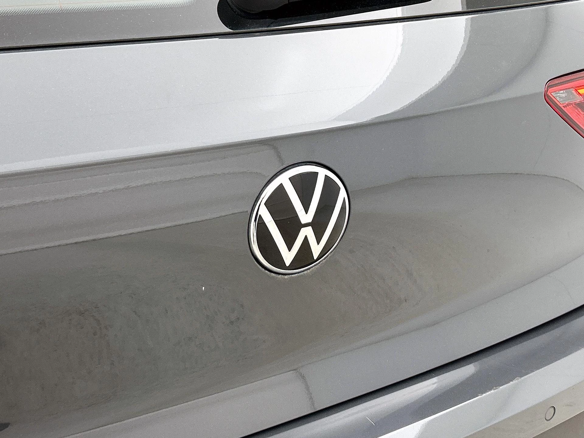 Volkswagen-Golf-image-14