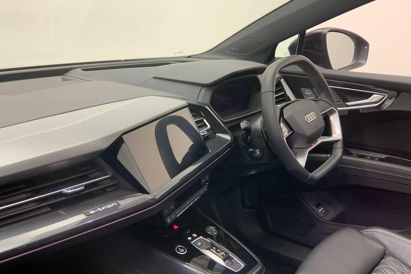 Audi-Q4 e-tron-image-11