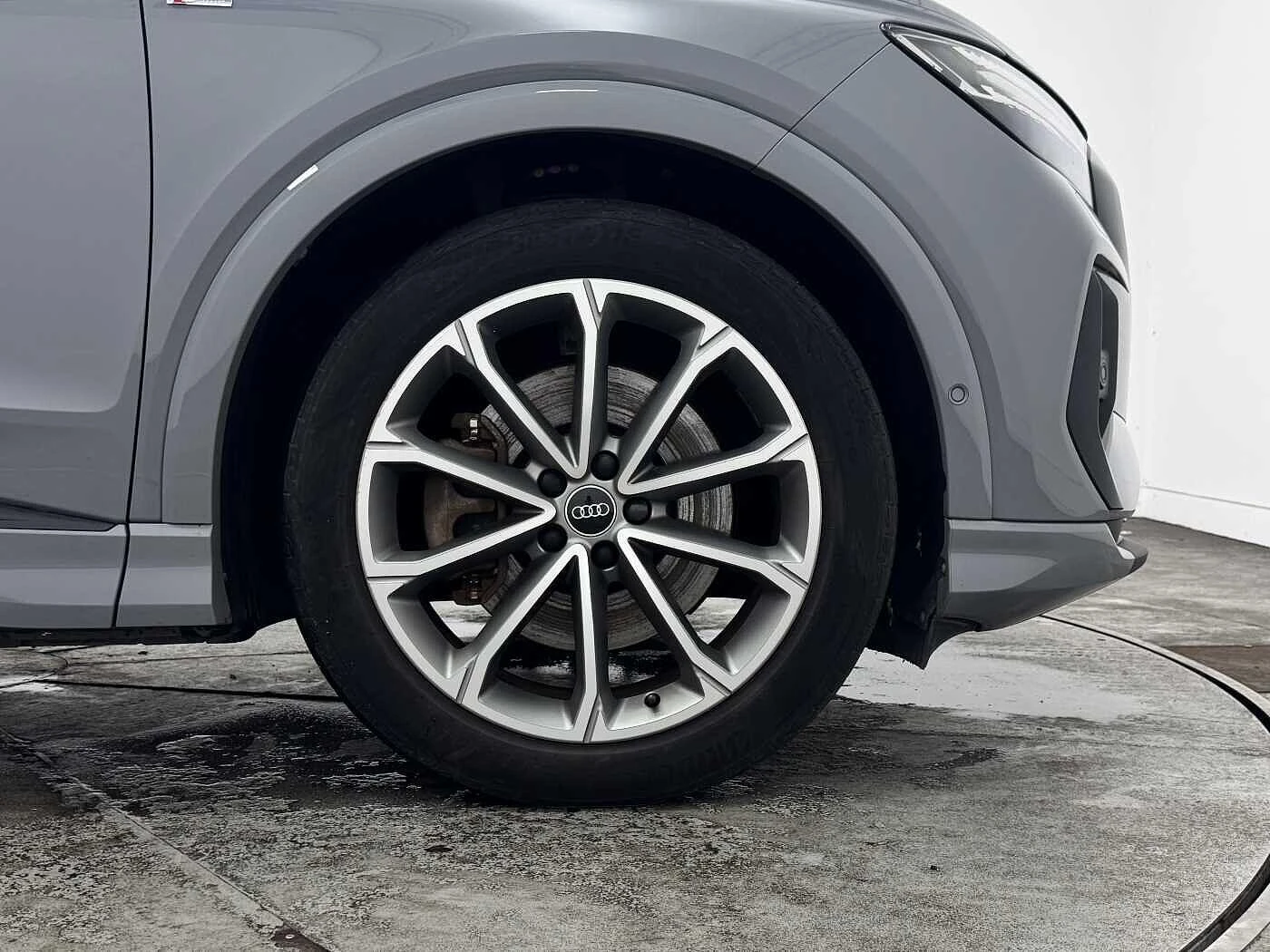Audi-Q4 e-tron-image-4