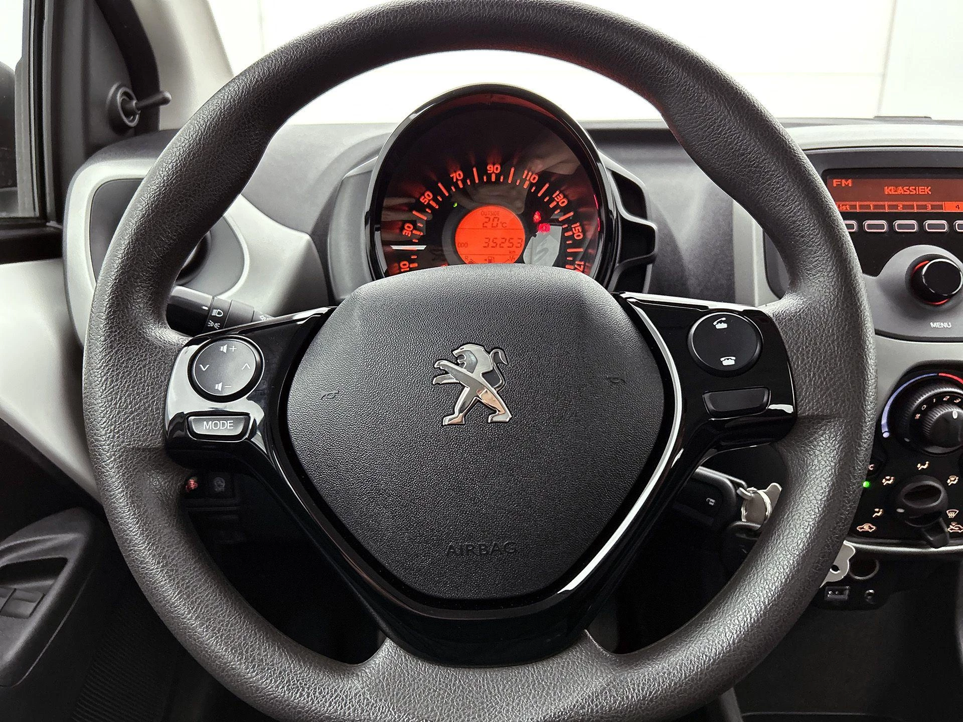 Peugeot-108-image-27