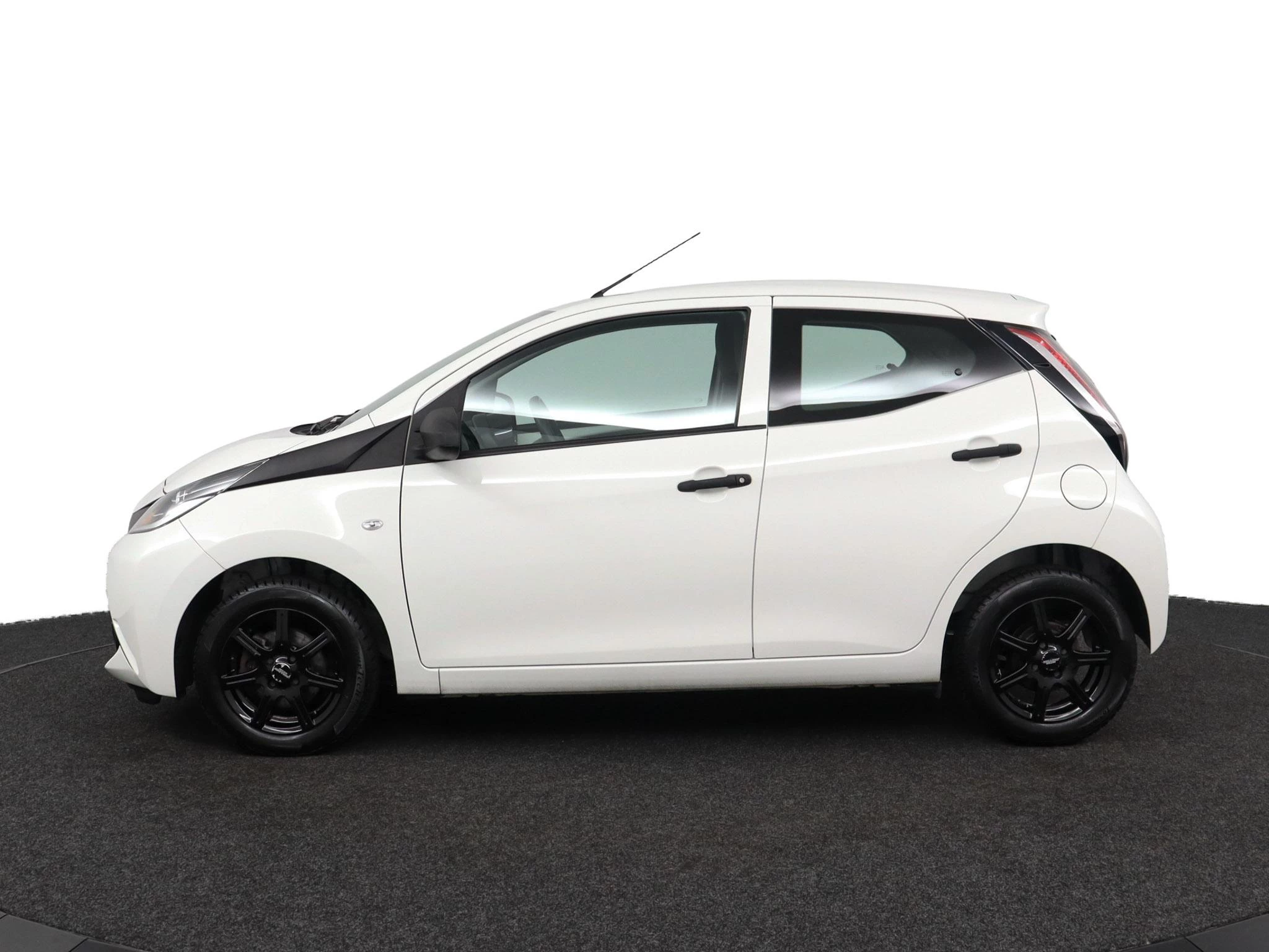 Toyota Aygo 1.0 VVT-i x-now |