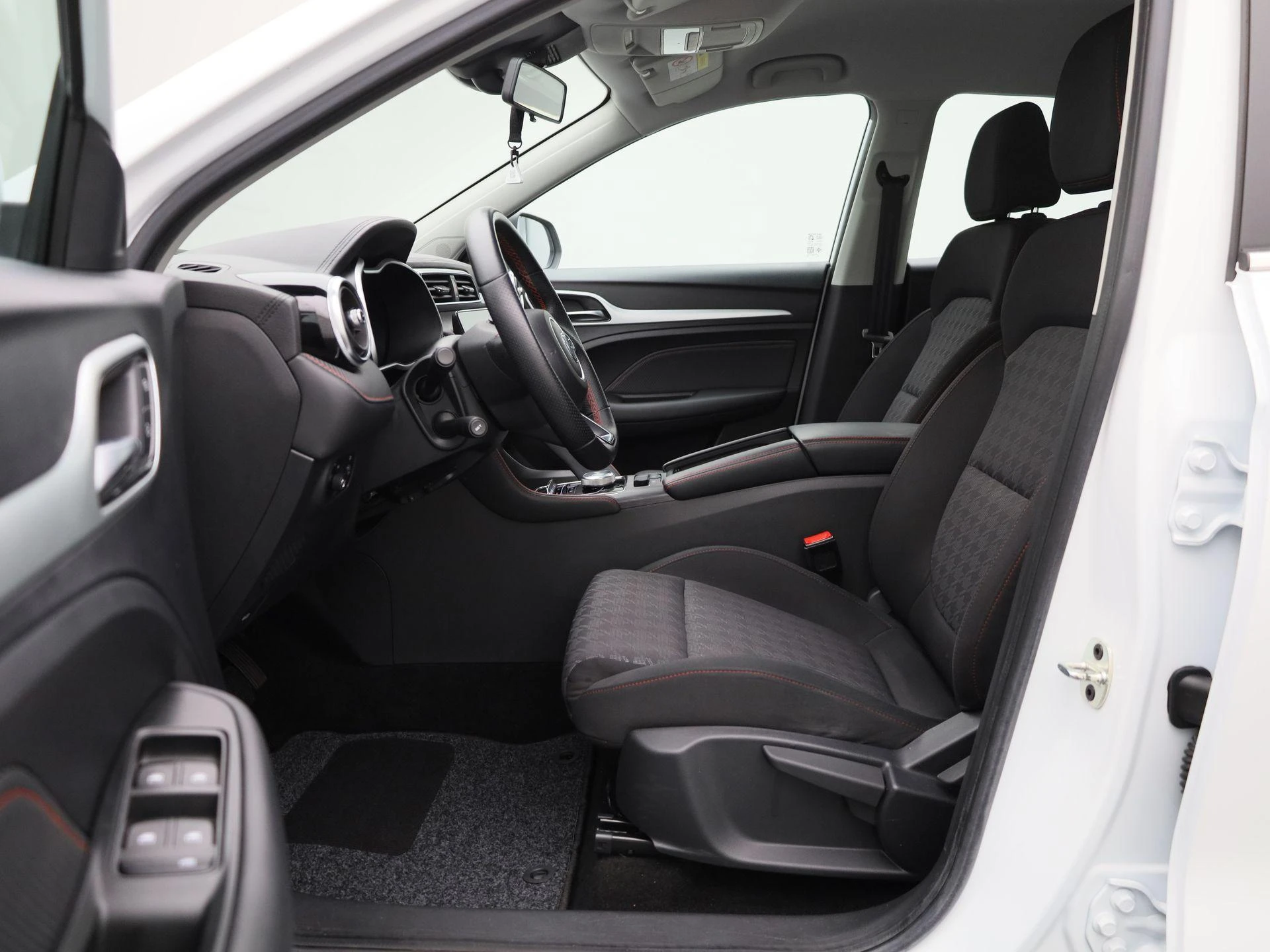MG-ZS EV-image-10