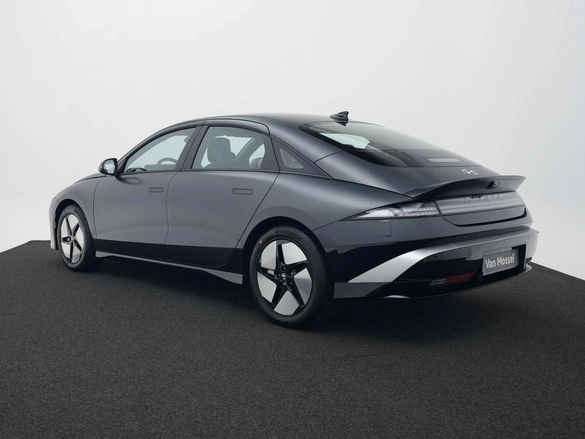 Hyundai-IONIQ 6-image-2