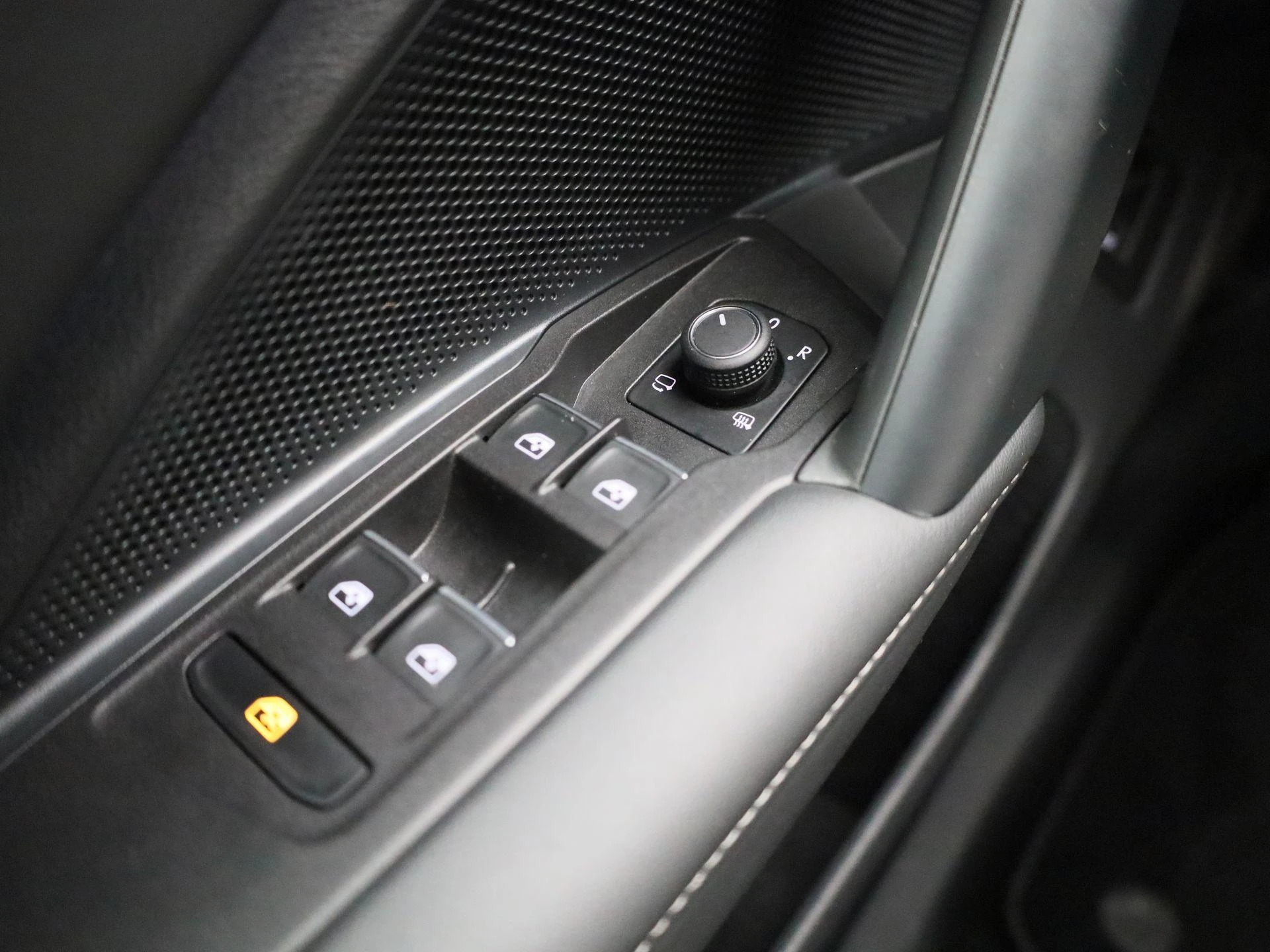 Volkswagen-Tiguan-image-21