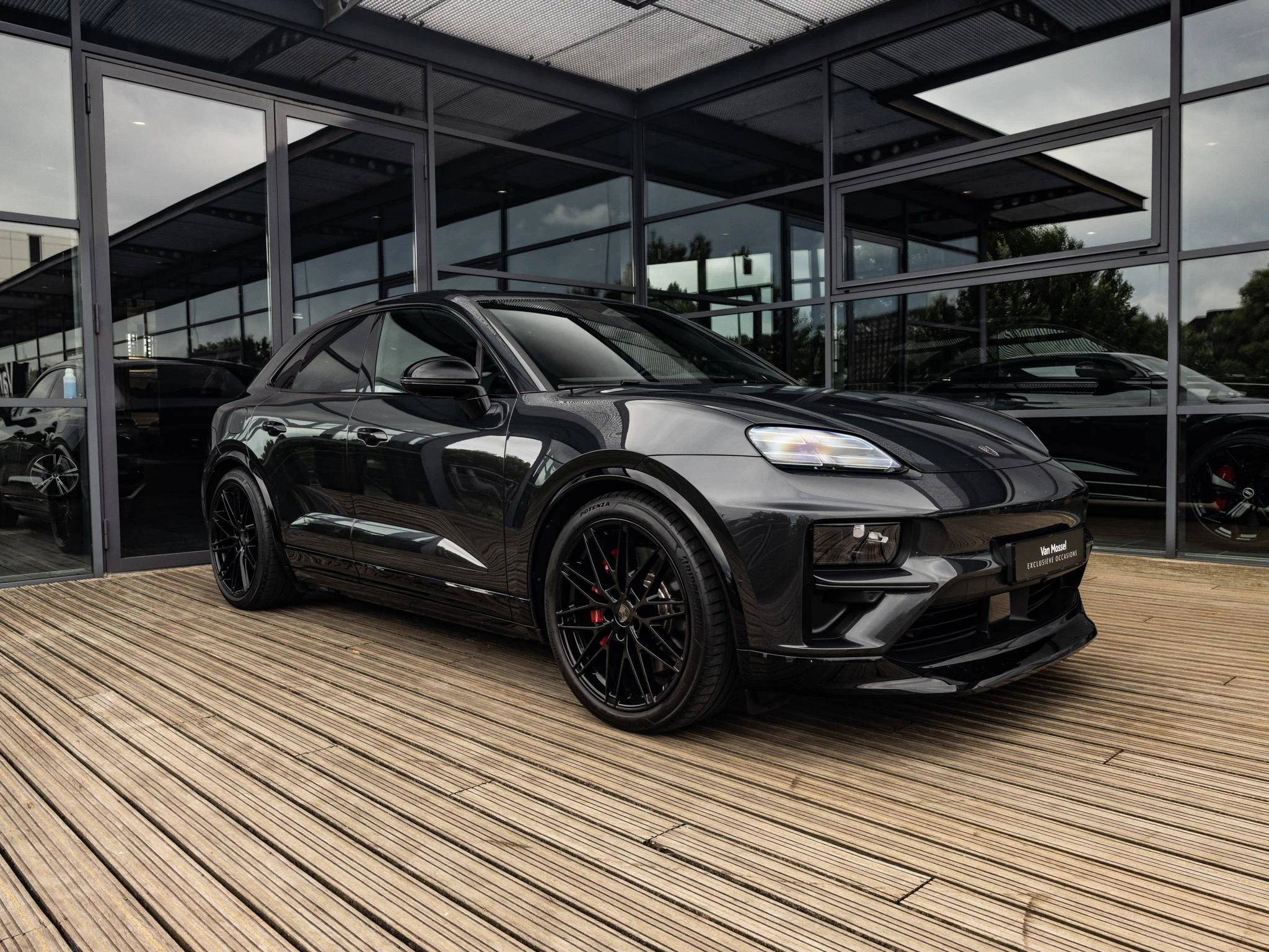 Porsche Macan Turbo 100 kWh