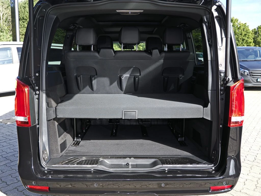 Mercedes-Benz-V-Klasse 300 d-image-12