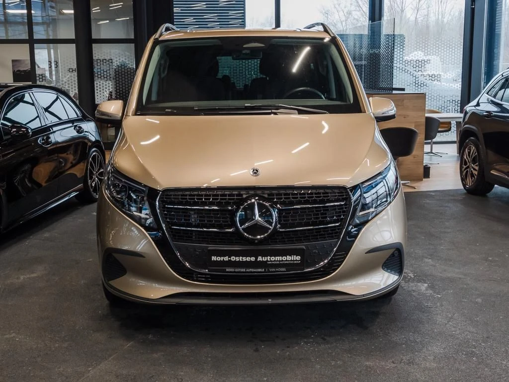 Mercedes-Benz-V-Klasse 220-image-2