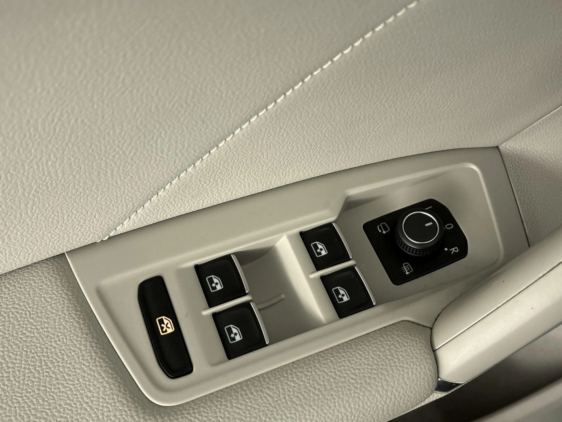 Volkswagen-Tiguan-image-20