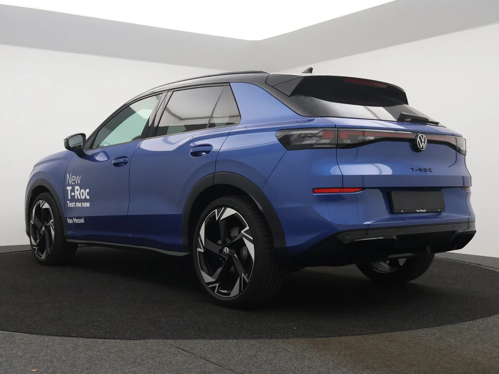 Volkswagen-T-Roc-image-4