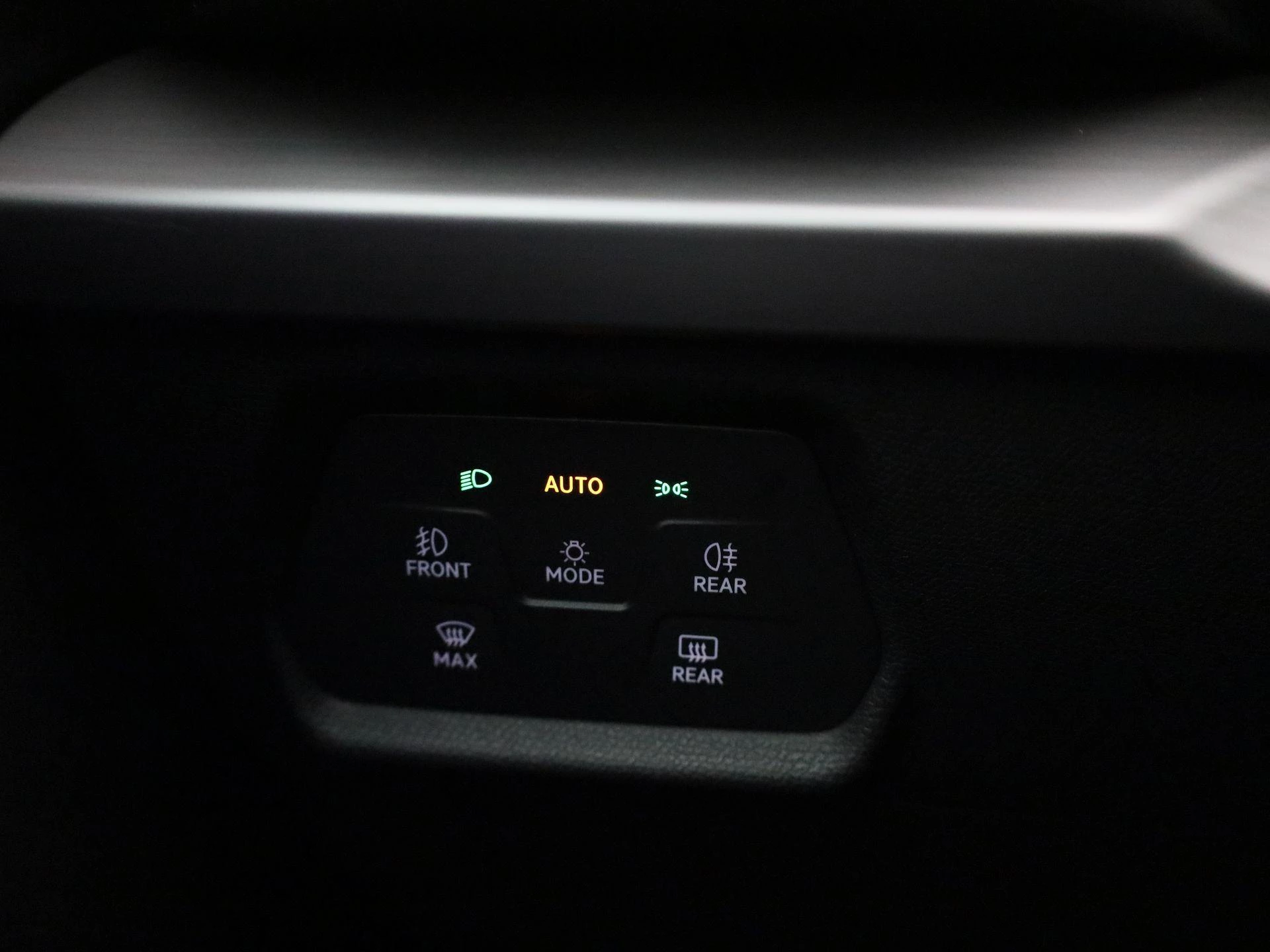 SEAT-Leon-image-19