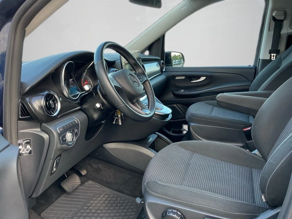Mercedes-Benz-V-Klasse 300-image-10