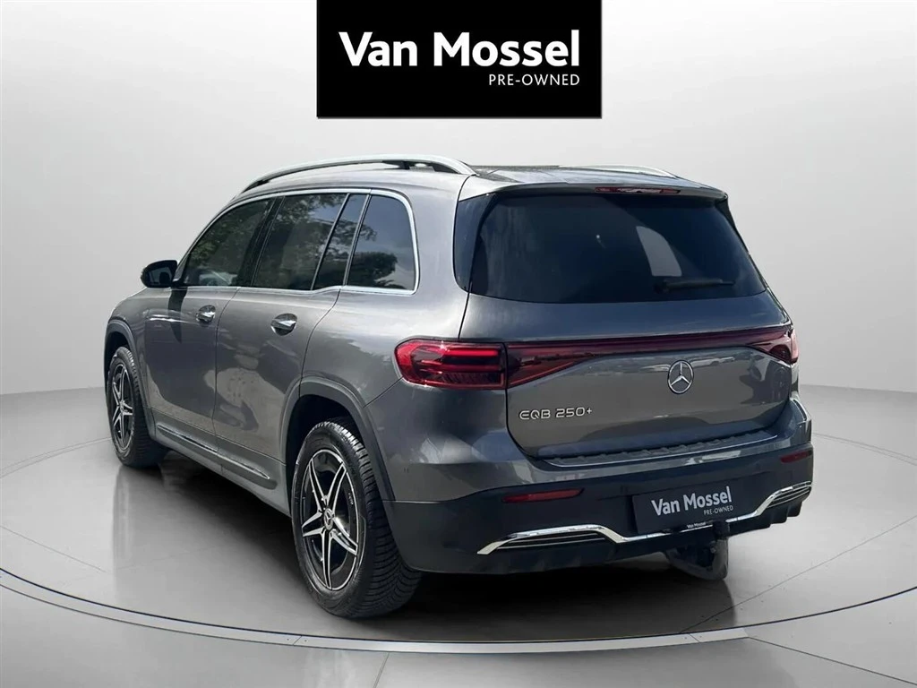 Mercedes-Benz-EQB-image-6